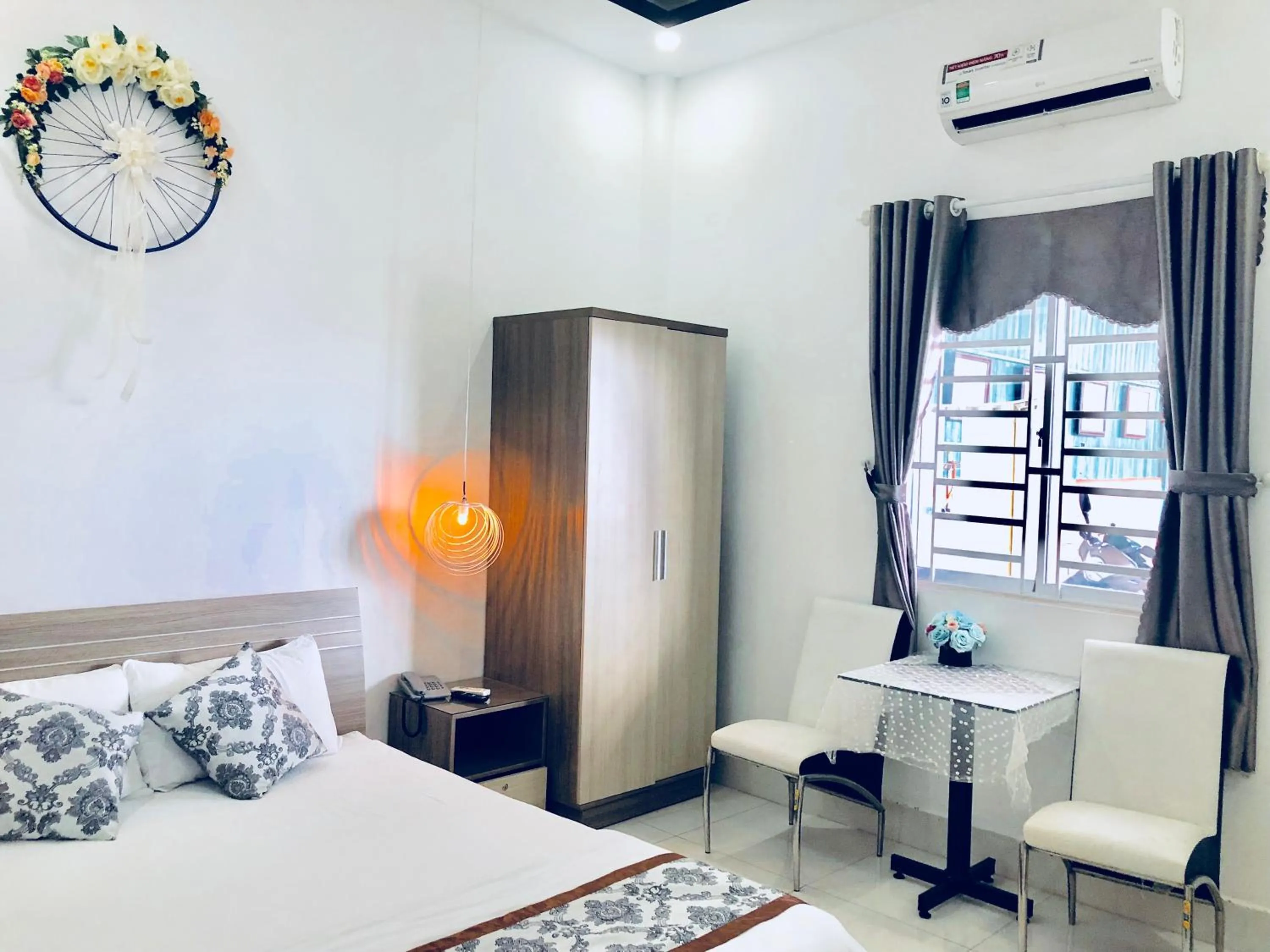 Sao Khue Riverside Hotel & Coffee