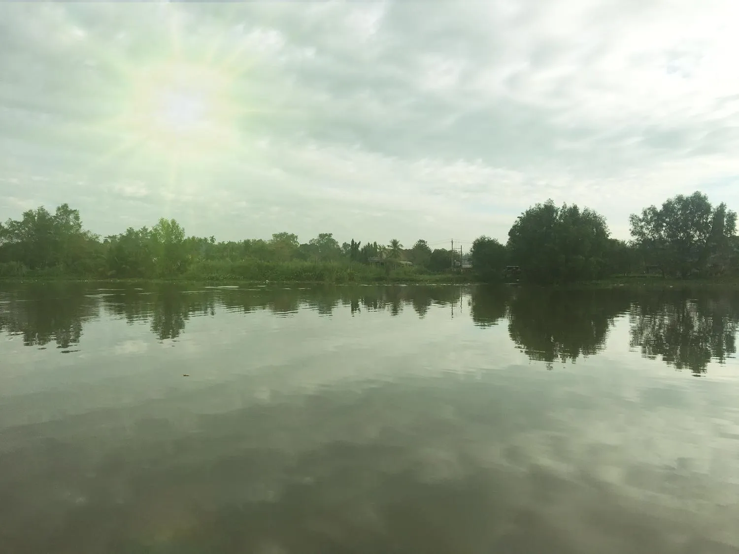 Sao Khue Riverside Hotel & Coffee