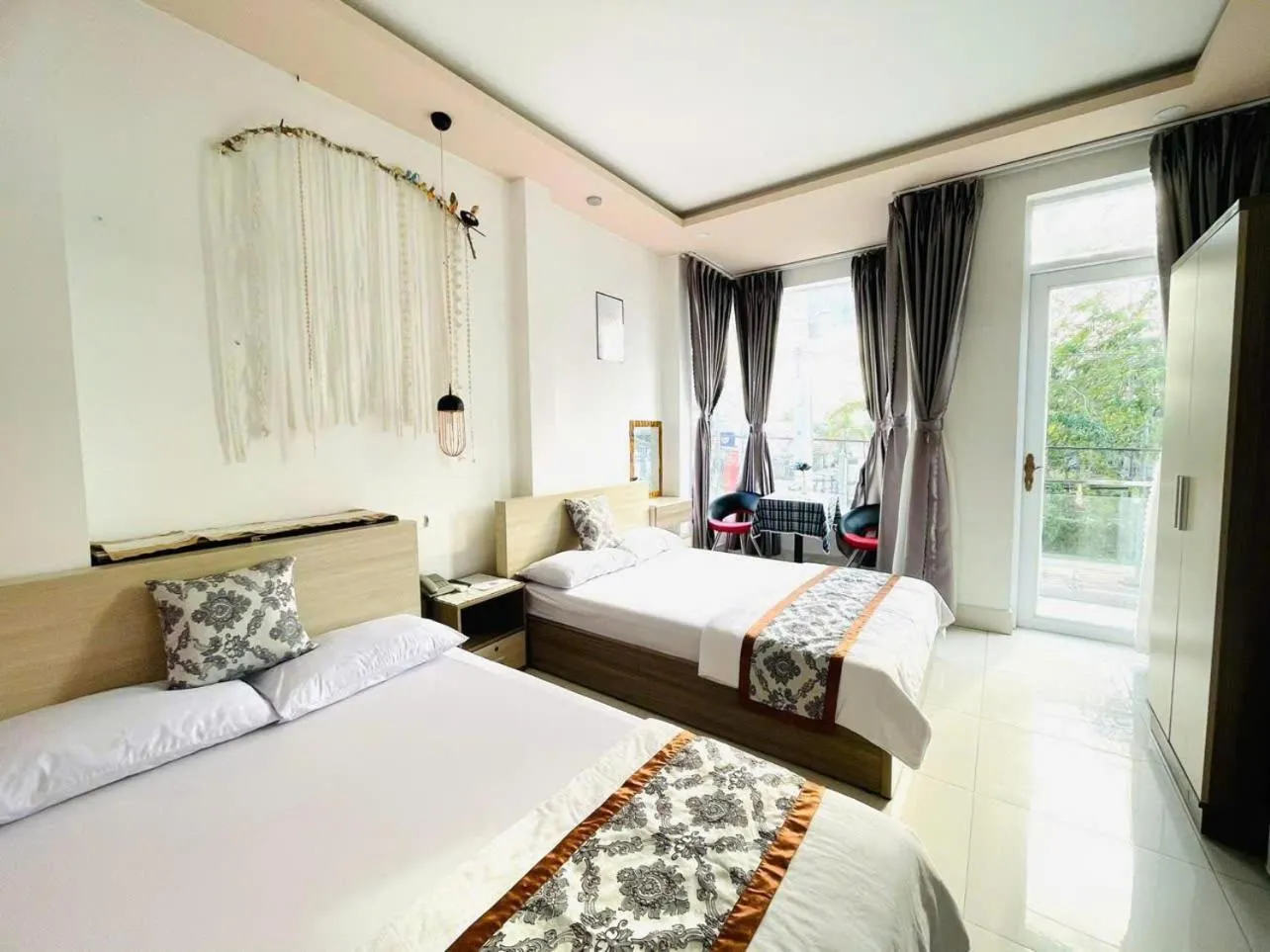 Sao Khue Riverside Hotel & Coffee