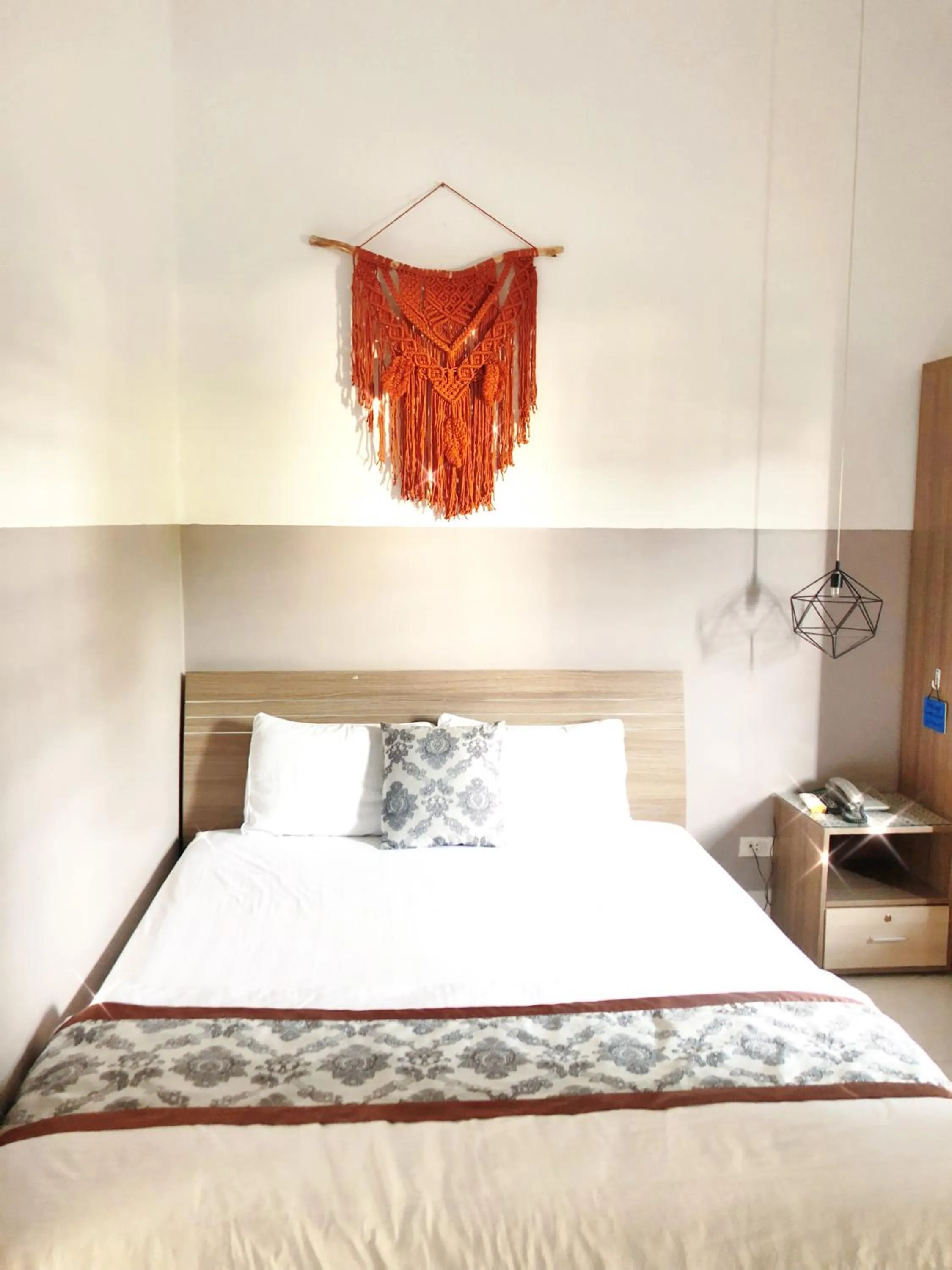 Sao Khue Riverside Hotel & Coffee