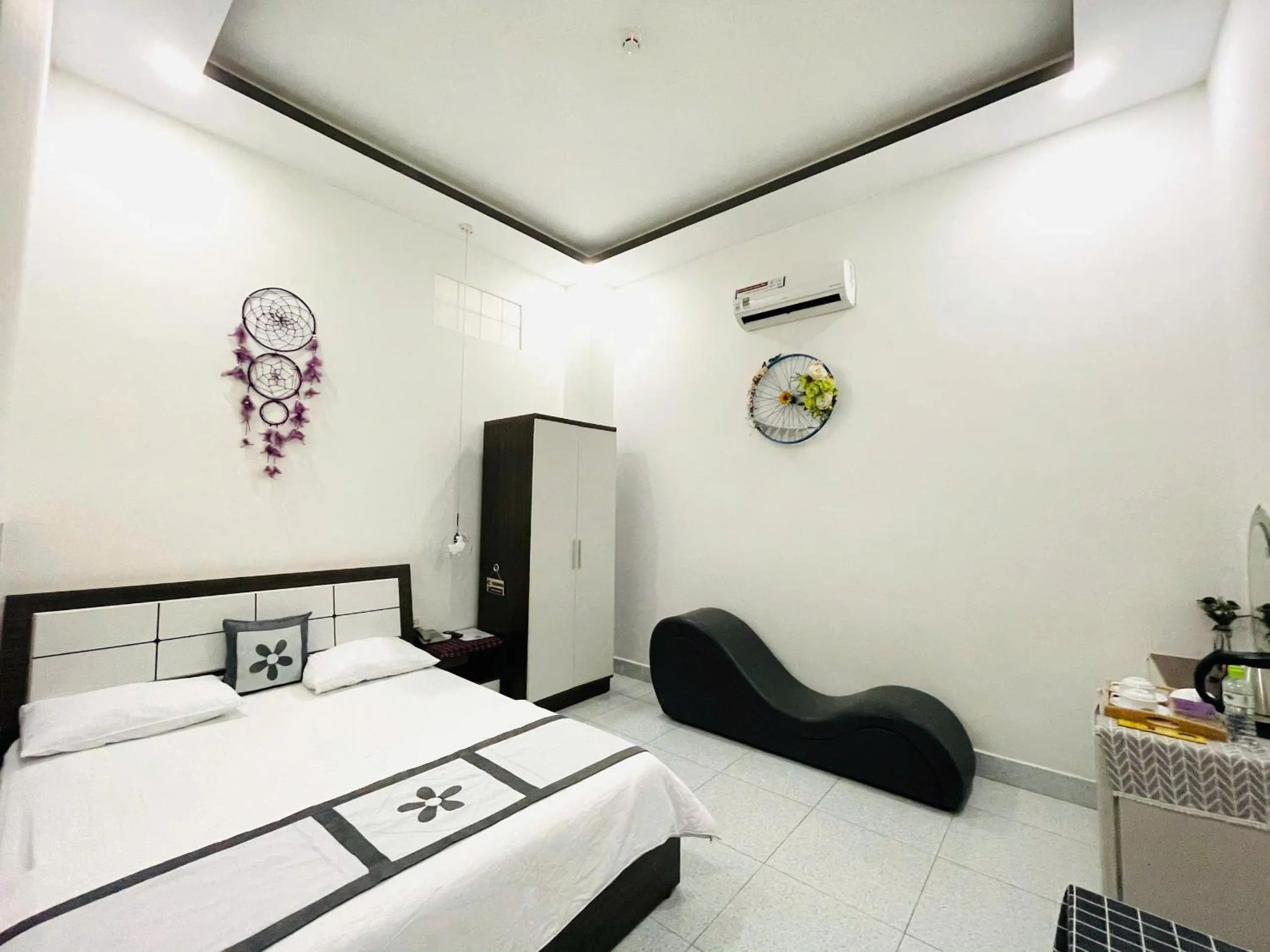 Sao Khue Riverside Hotel & Coffee