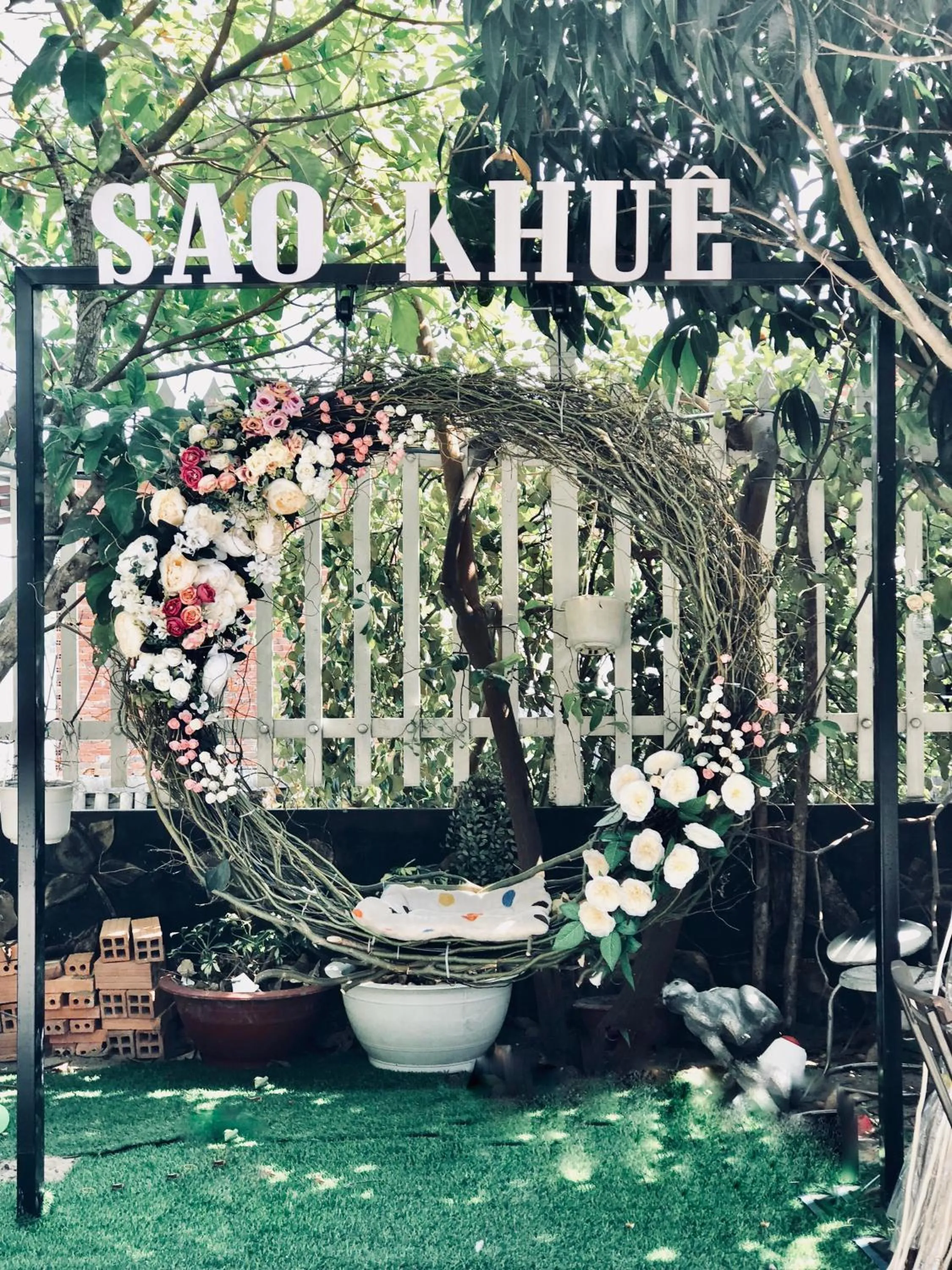 Sao Khue Riverside Hotel & Coffee