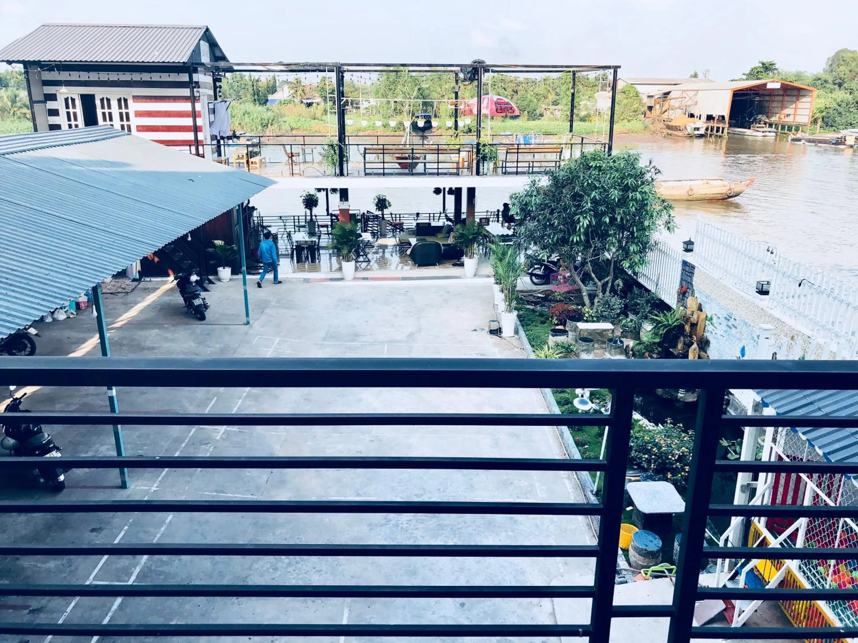 Sao Khue Riverside Hotel & Coffee