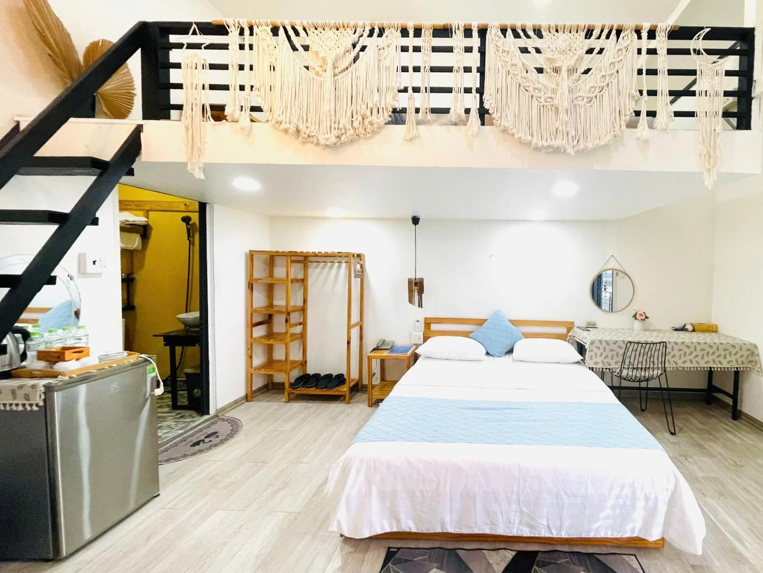 Sao Khue Riverside Hotel & Coffee