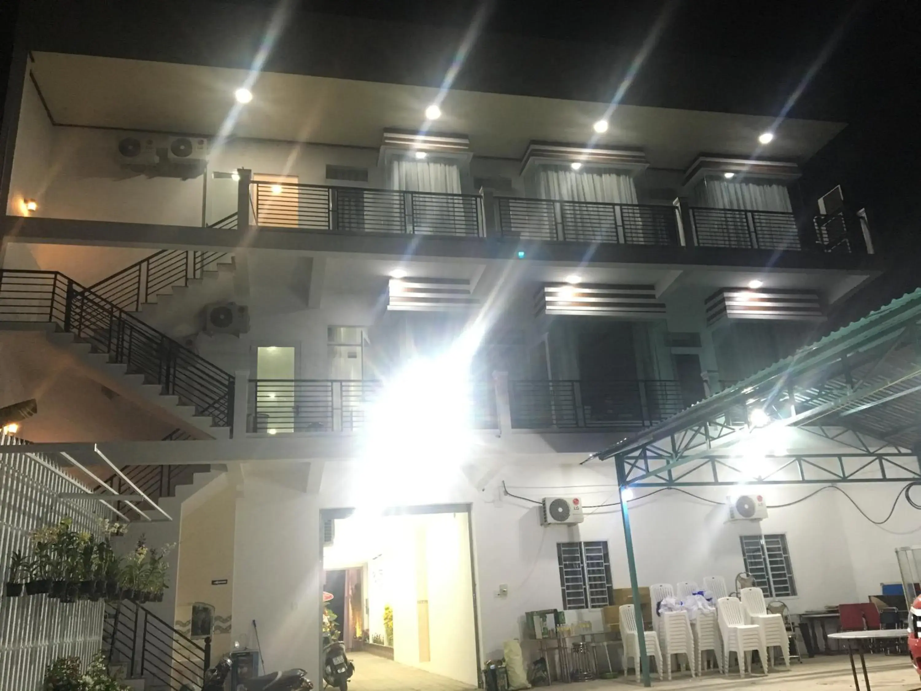 Property building in Sao Khue Riverside Hotel & Coffee Property building in Sao Khue Riverside Hotel & Coffee