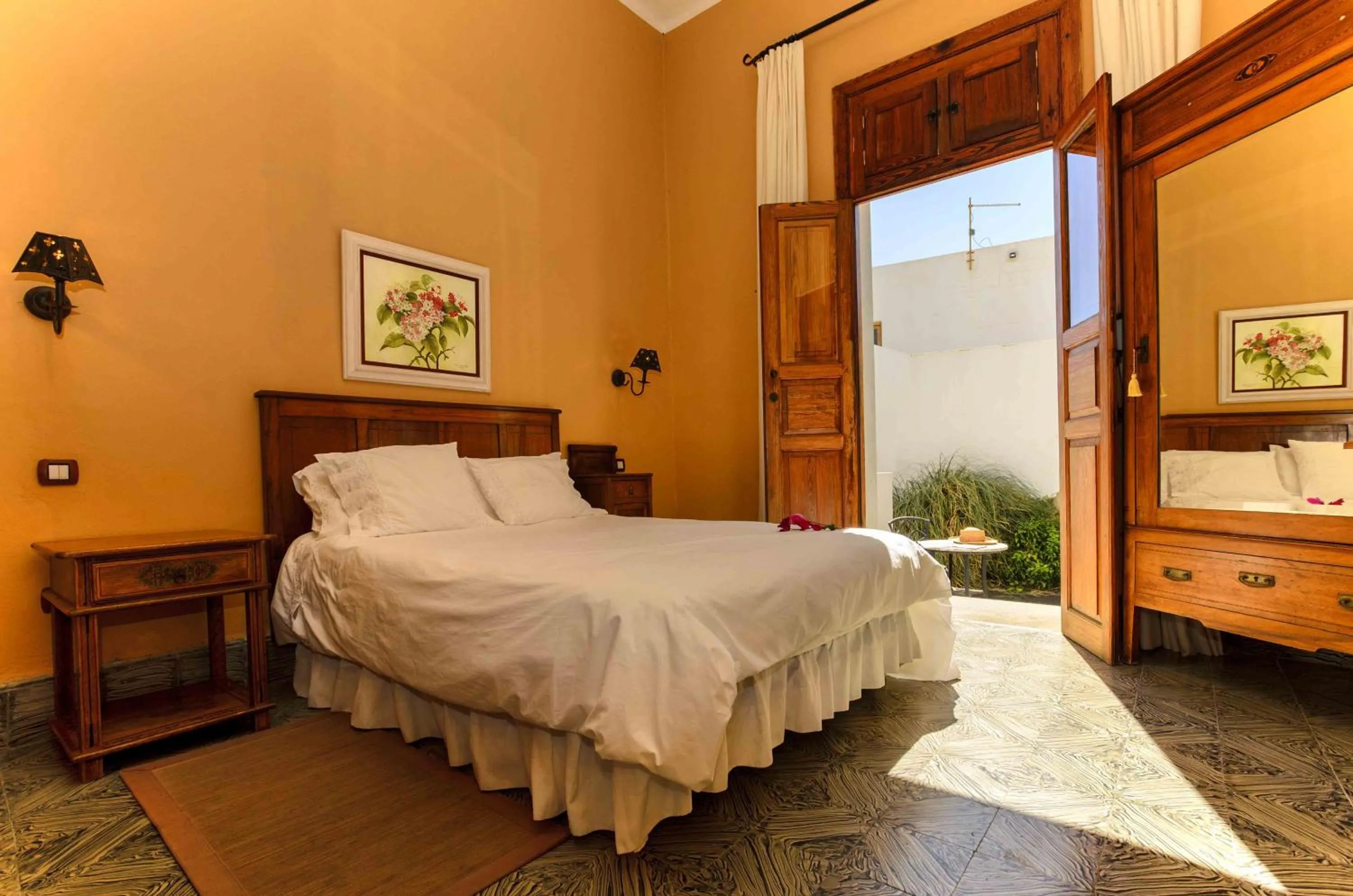 Photo of the whole room, Bed in Casa Rural Villa Lola Y Juan