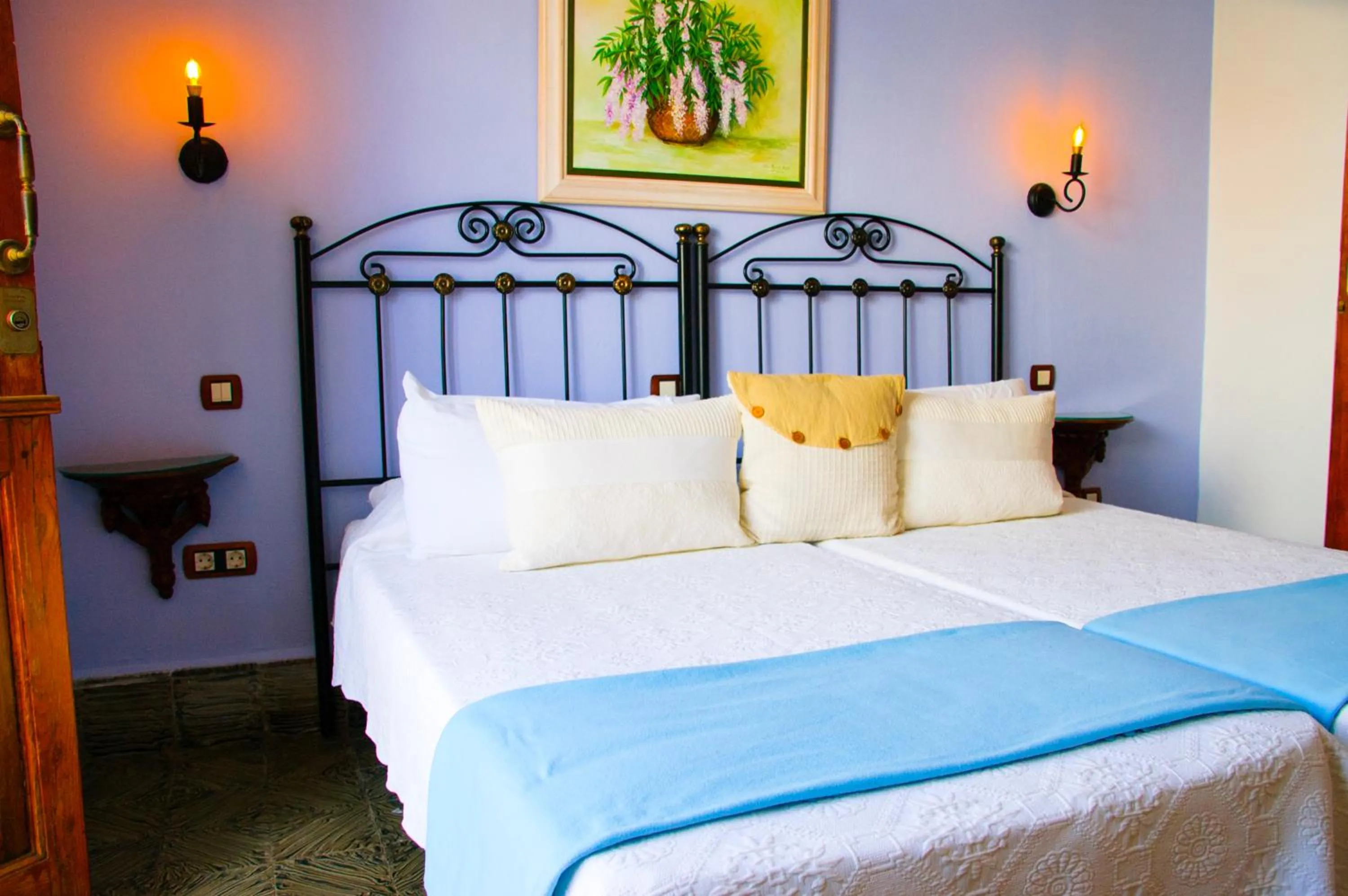 Decorative detail, Bed in Casa Rural Villa Lola Y Juan