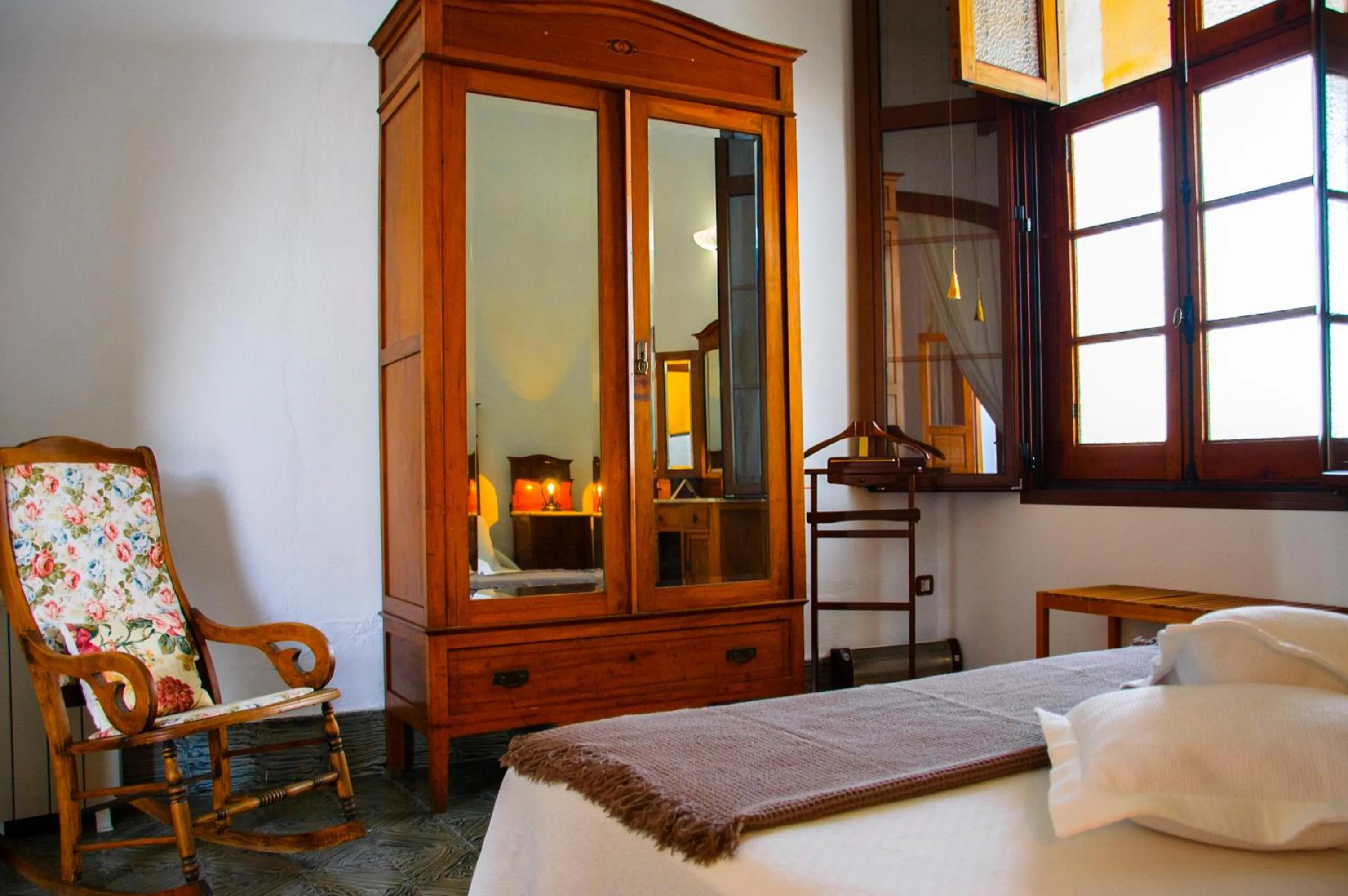 Decorative detail, Bed in Casa Rural Villa Lola Y Juan