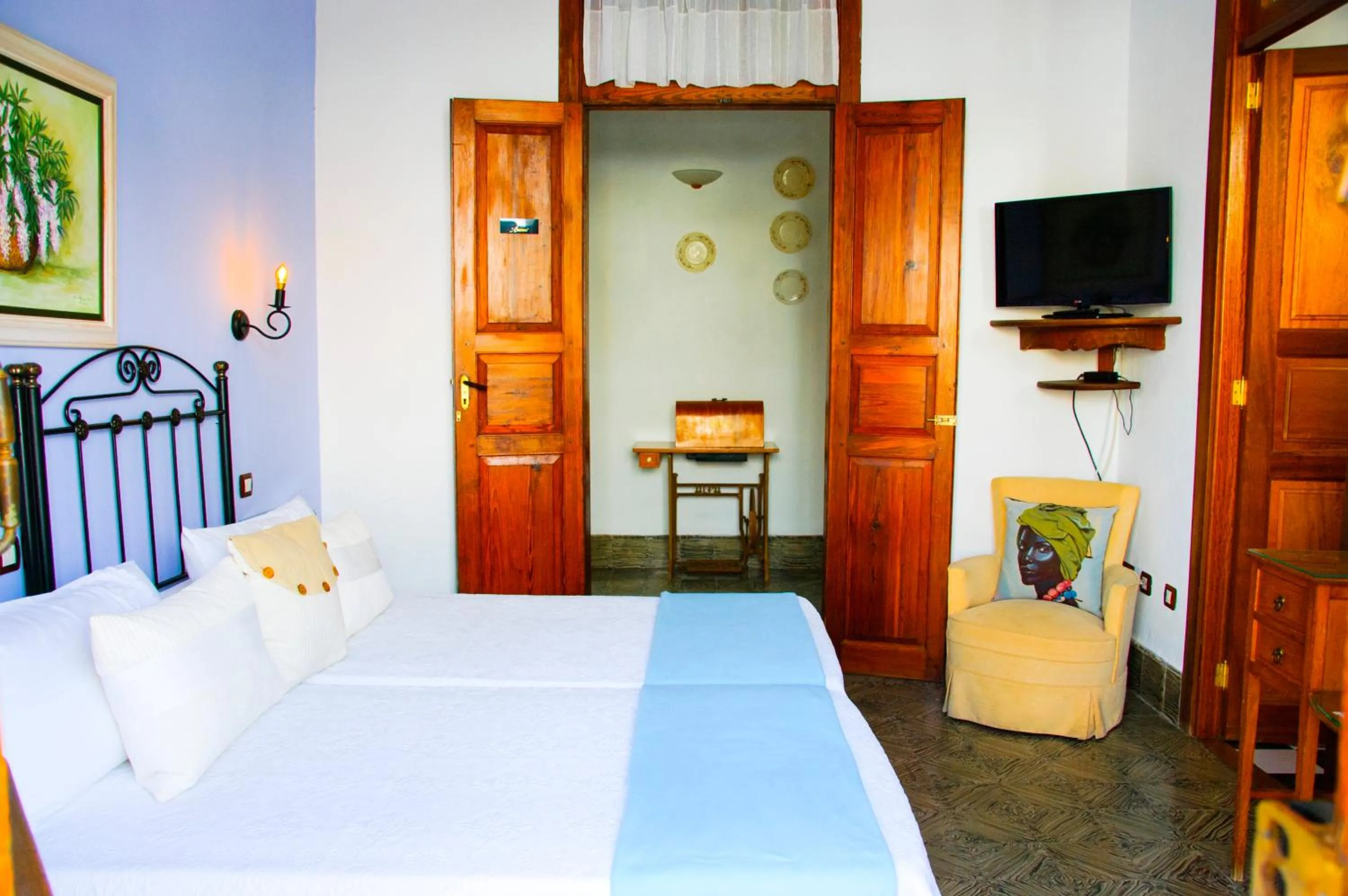 Photo of the whole room, Bed in Casa Rural Villa Lola Y Juan