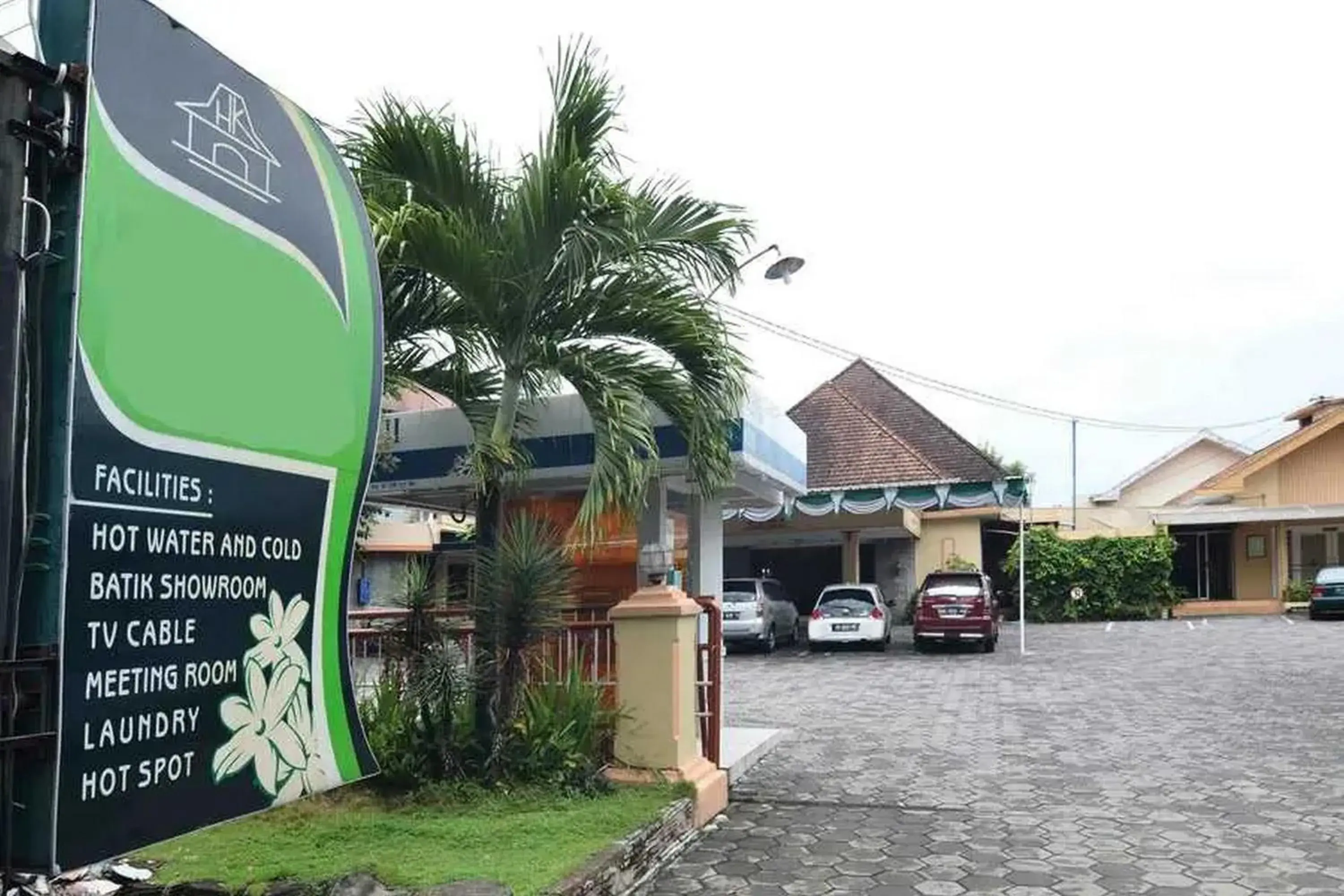 Property building in RedDoorz Plus @ Laweyan Property building in RedDoorz Plus @ Laweyan