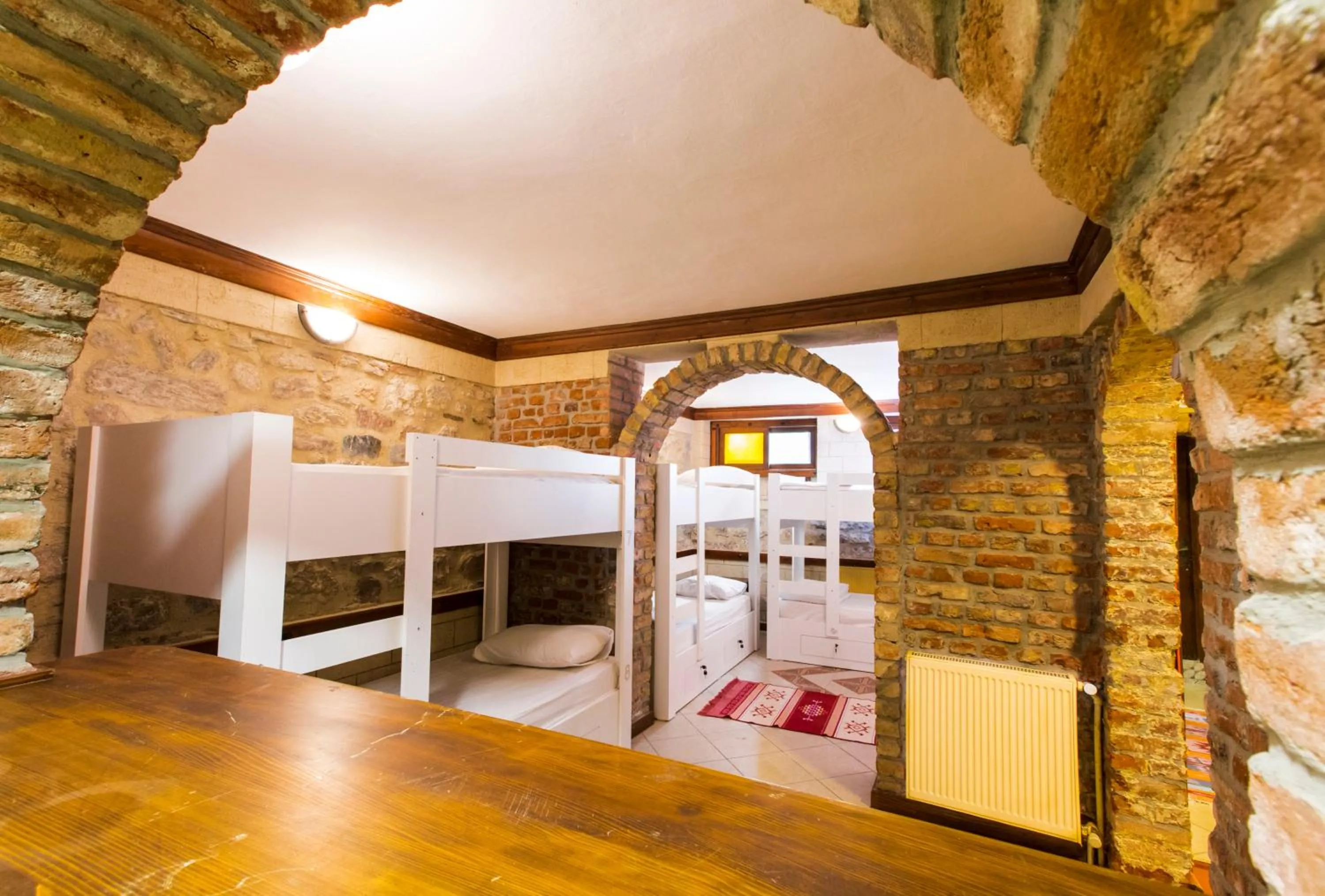 Bed in 8-Bed Mixed Dormitory Room in Cheers Vintage Hostel