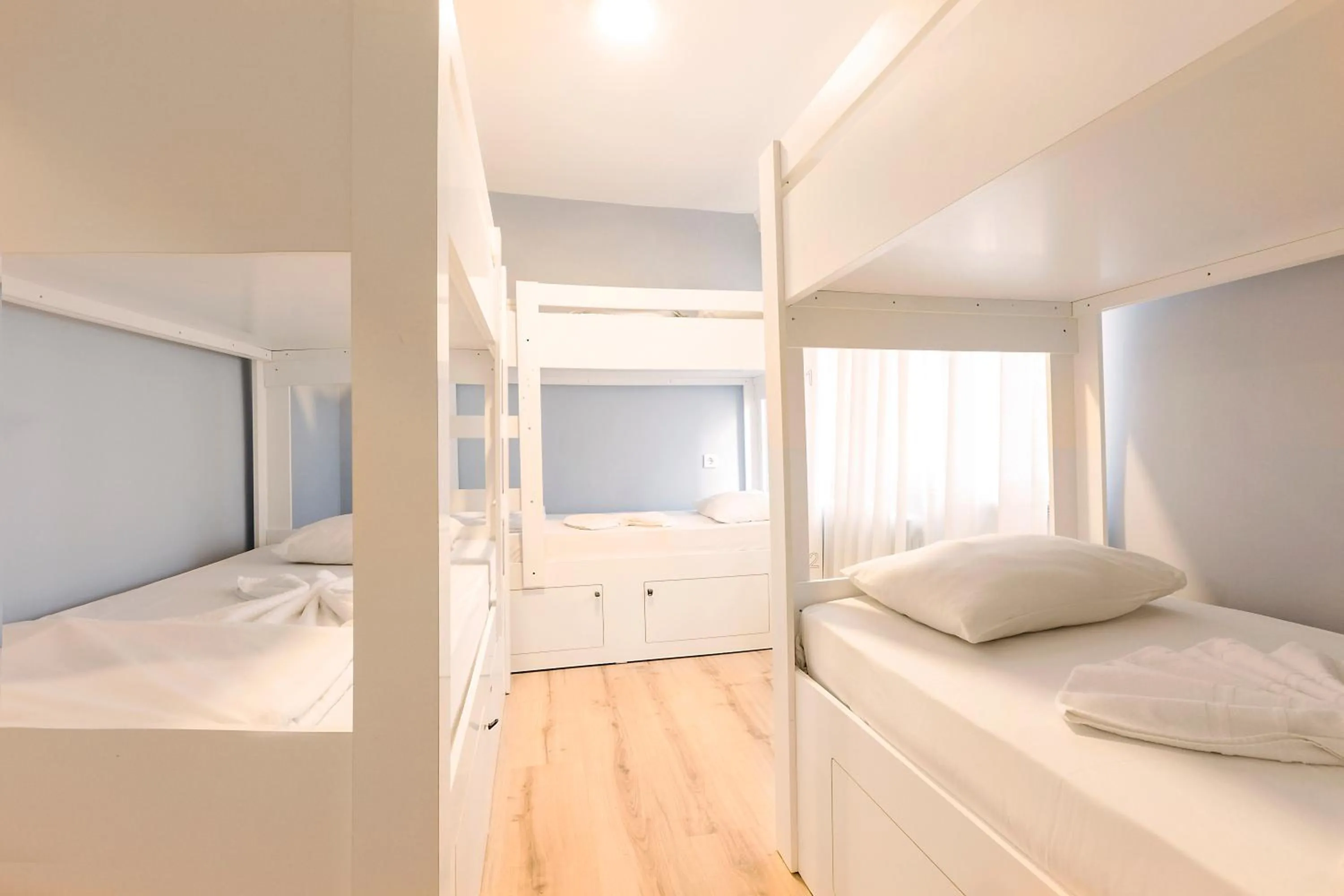 Bed in 6-Bed Female Dormitory Room in Cheers Vintage Hostel
