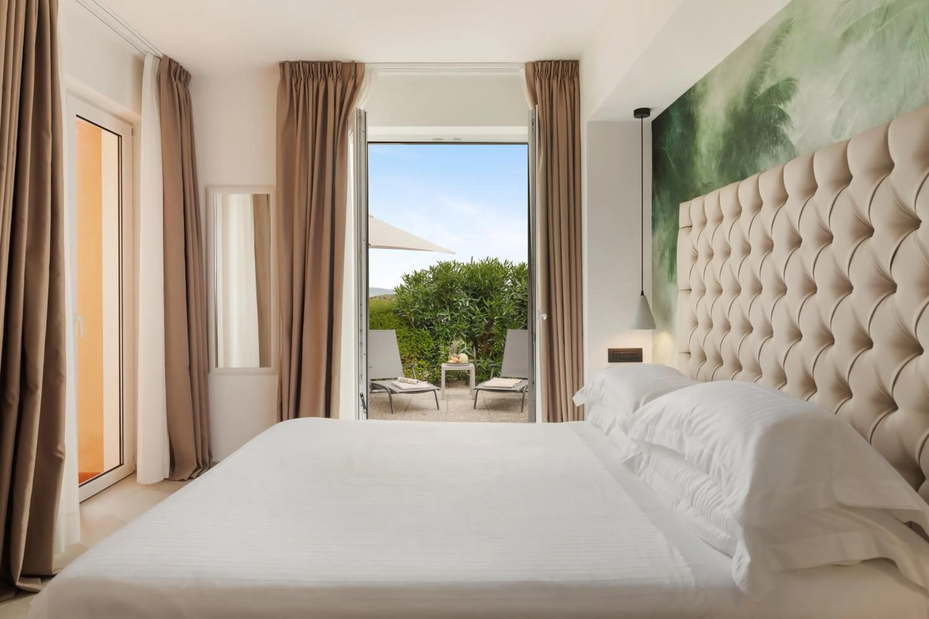 Bedroom in Hotel Villa Domizia