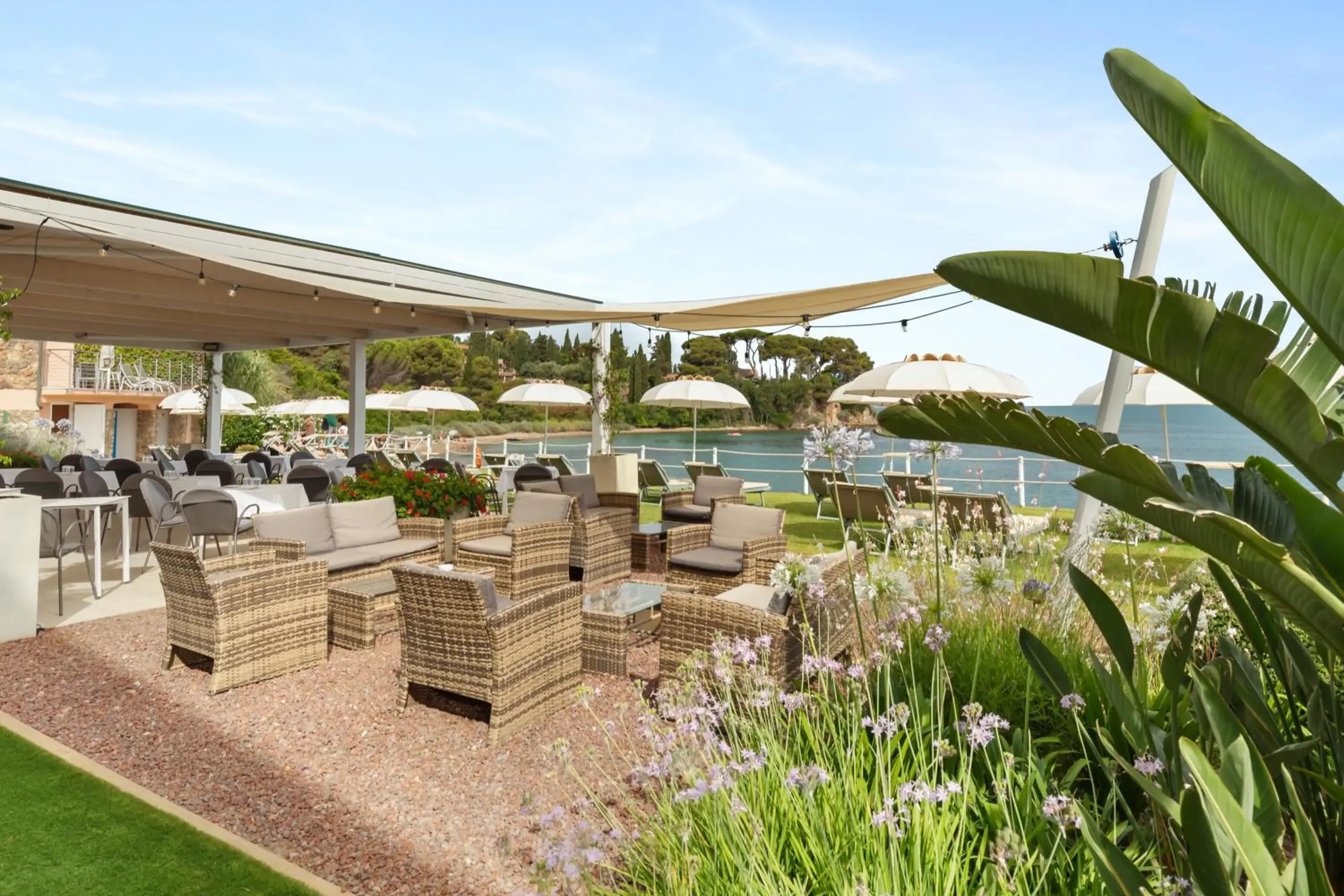 Lounge or bar in Hotel Villa Domizia Lounge or bar in Hotel Villa Domizia