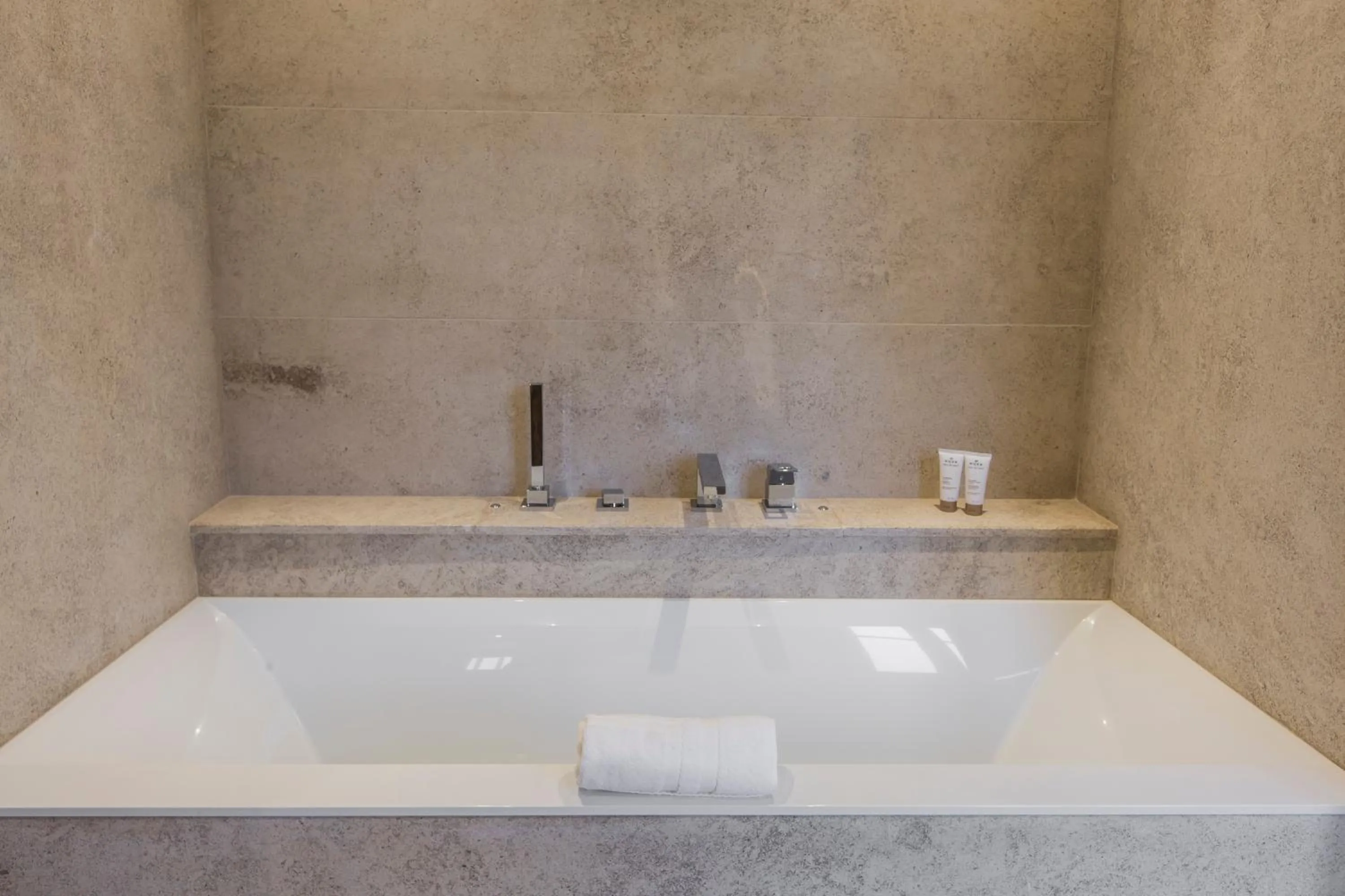 Shower in Domaine de Rymska & Spa - Relais & Châteaux