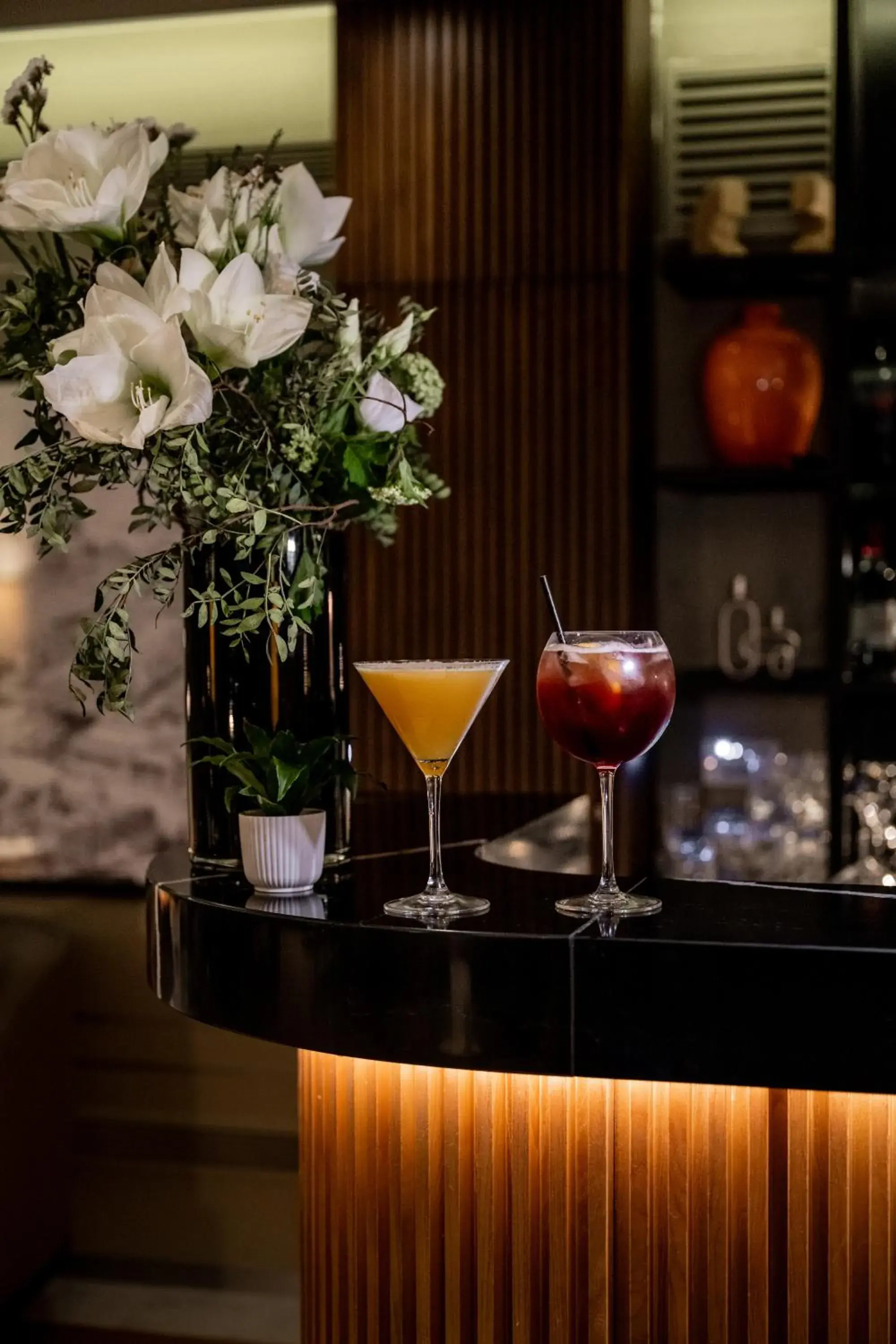 Lounge or bar in La Clef Tour Eiffel Paris by The Crest Collection Lounge or bar in La Clef Tour Eiffel Paris by The Crest Collection