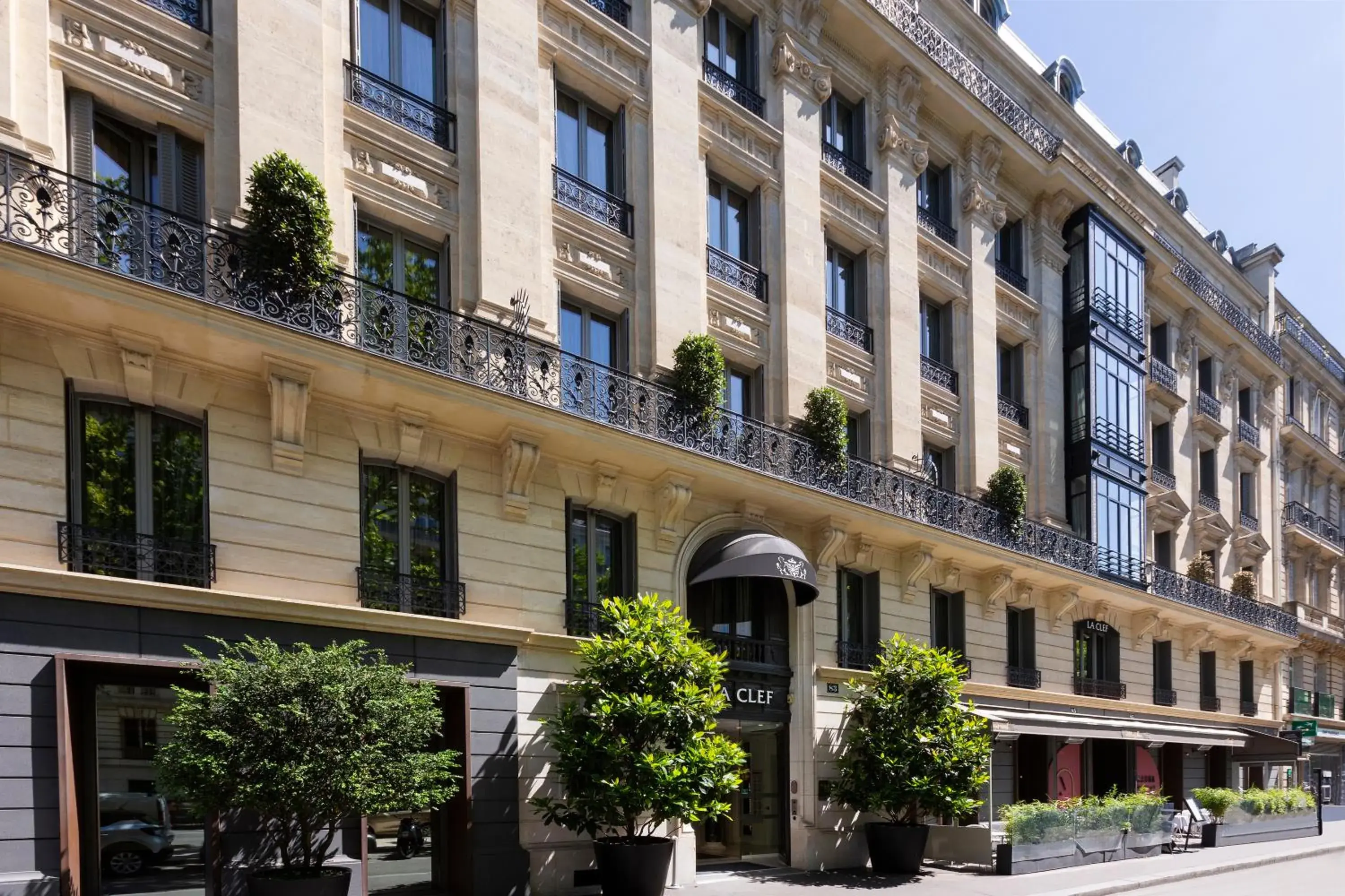 Property building in La Clef Tour Eiffel Paris by The Crest Collection Property building in La Clef Tour Eiffel Paris by The Crest Collection