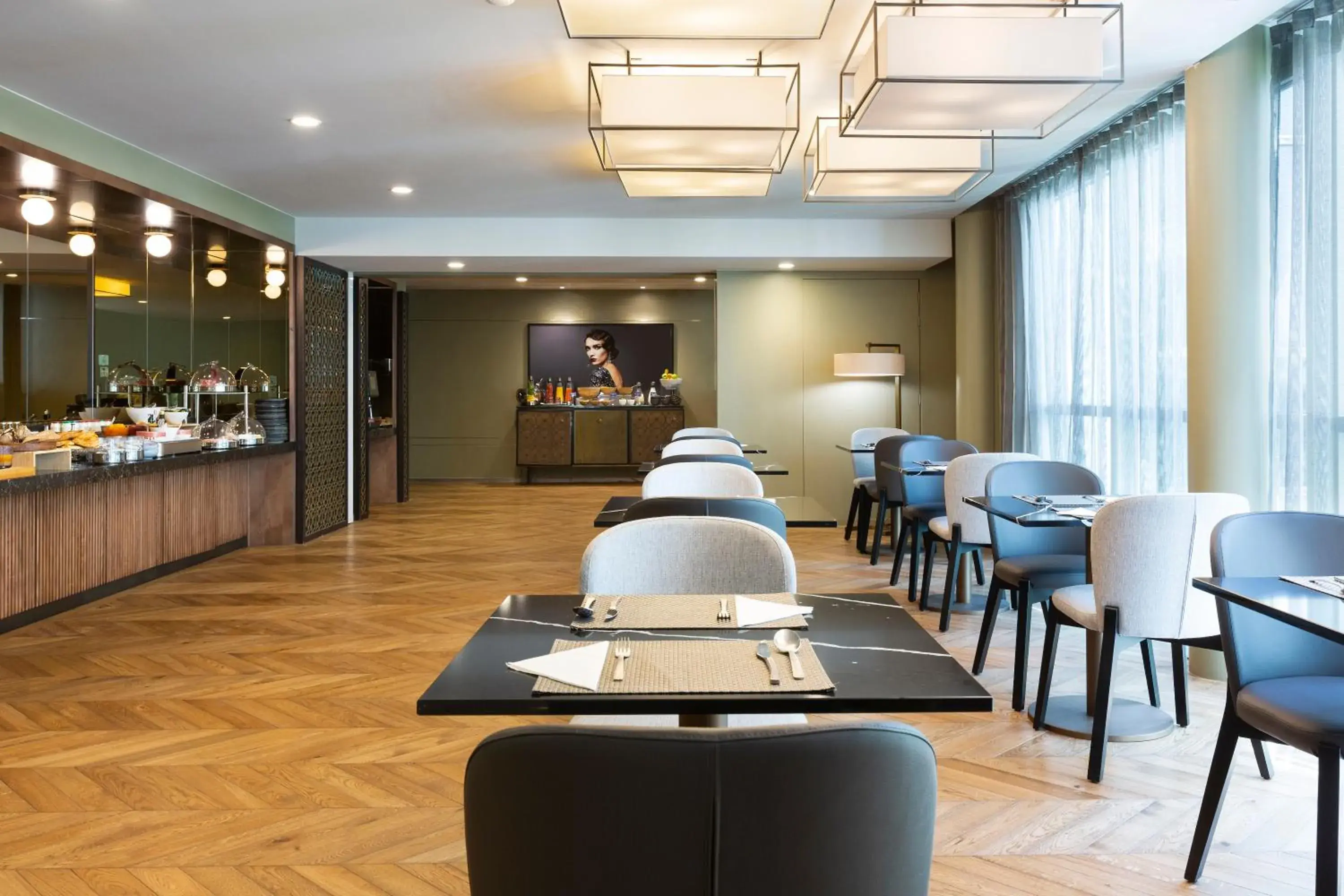 Restaurant/places to eat in La Clef Tour Eiffel Paris by The Crest Collection Restaurant/places to eat in La Clef Tour Eiffel Paris by The Crest Collection