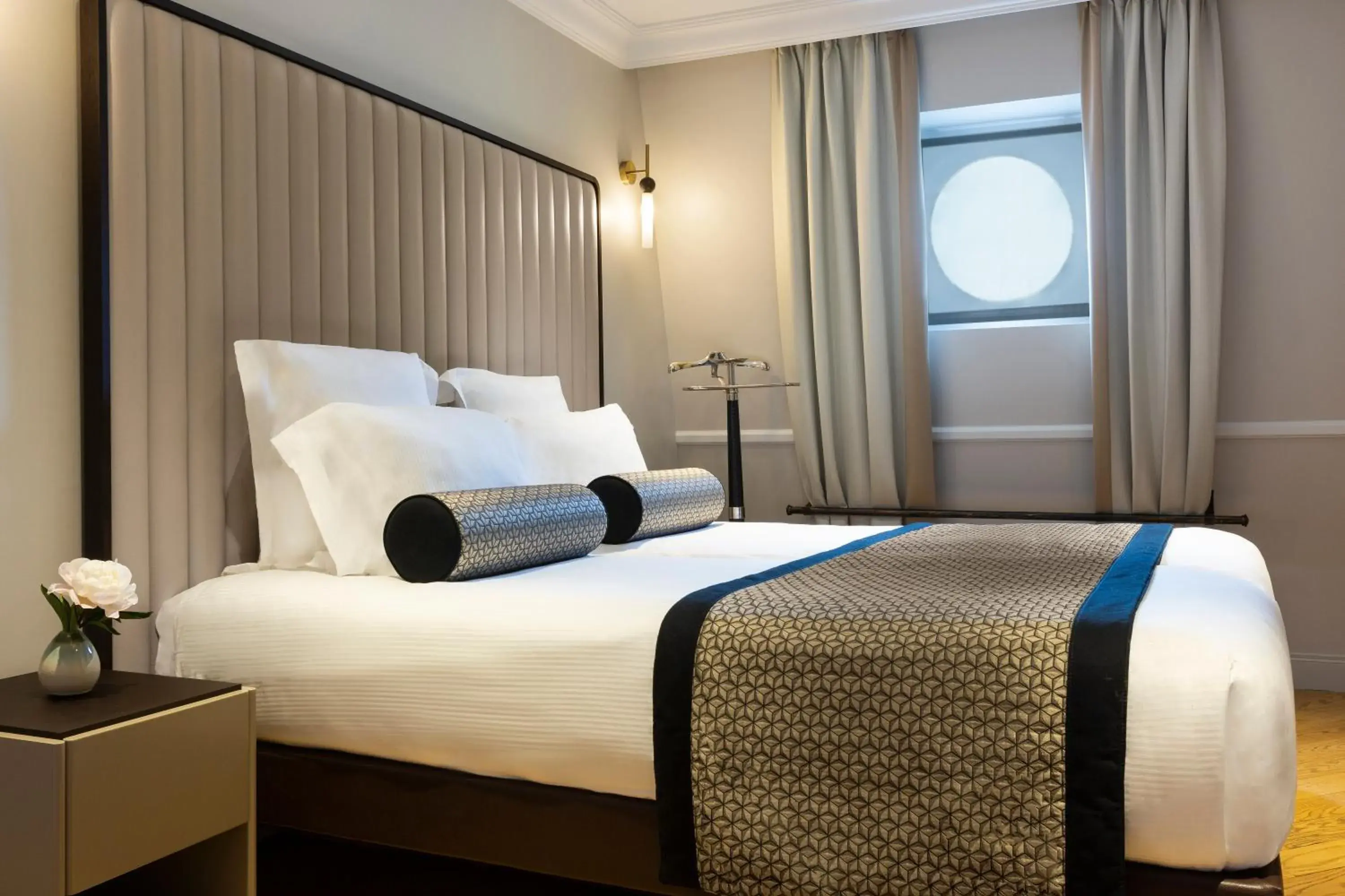 Bed in La Clef Tour Eiffel Paris by The Crest Collection Bed in La Clef Tour Eiffel Paris by The Crest Collection