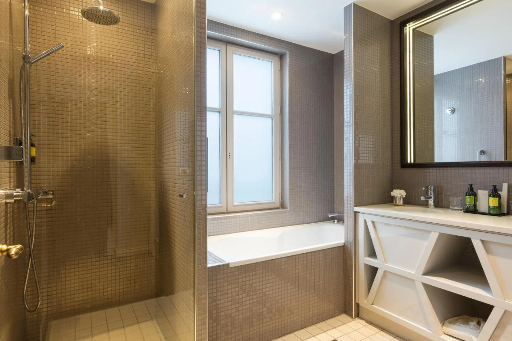 Bathroom in La Clef Tour Eiffel Paris by The Crest Collection