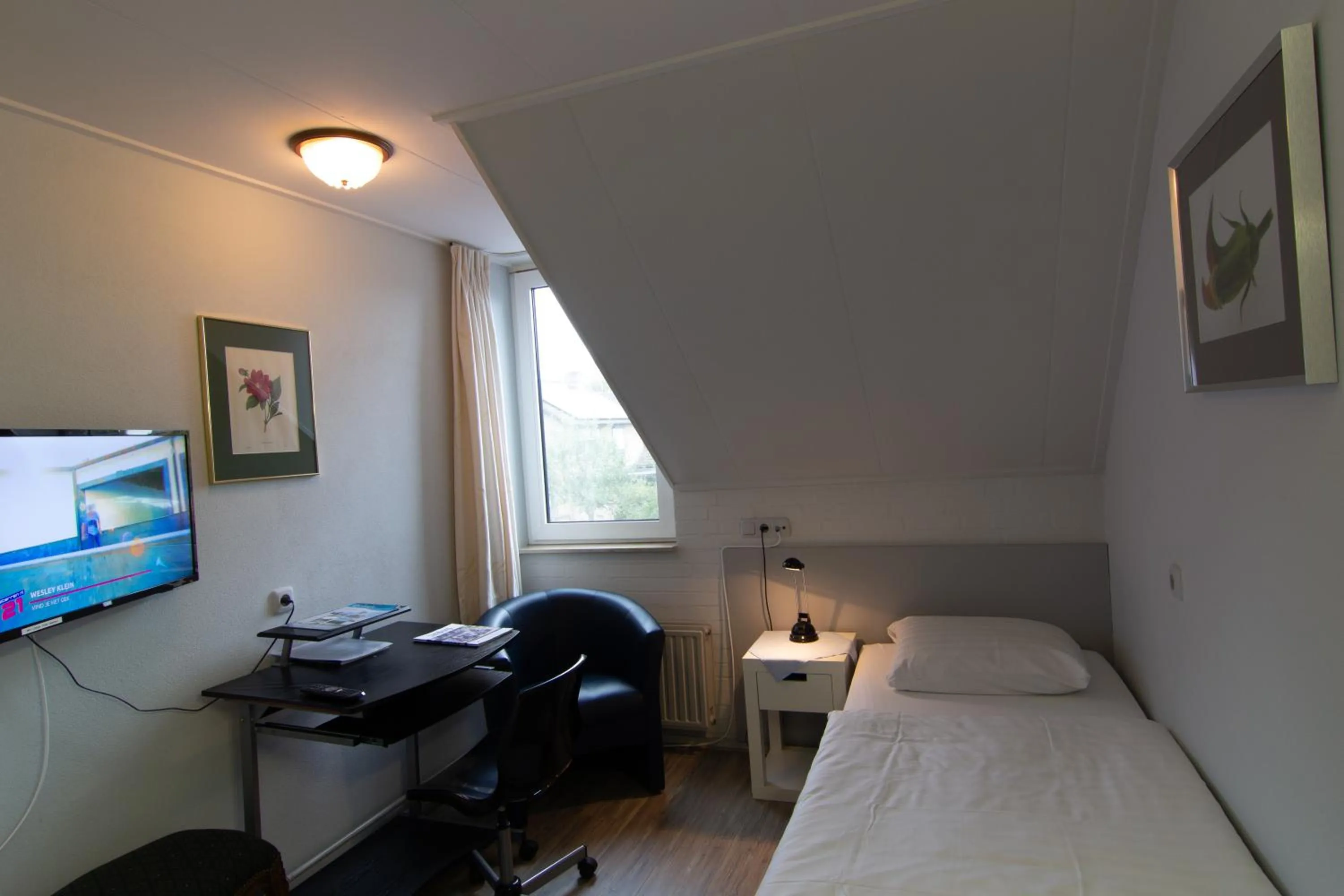 Photo of the whole room, Bed in Gastenverblijf 't Smedenhuys