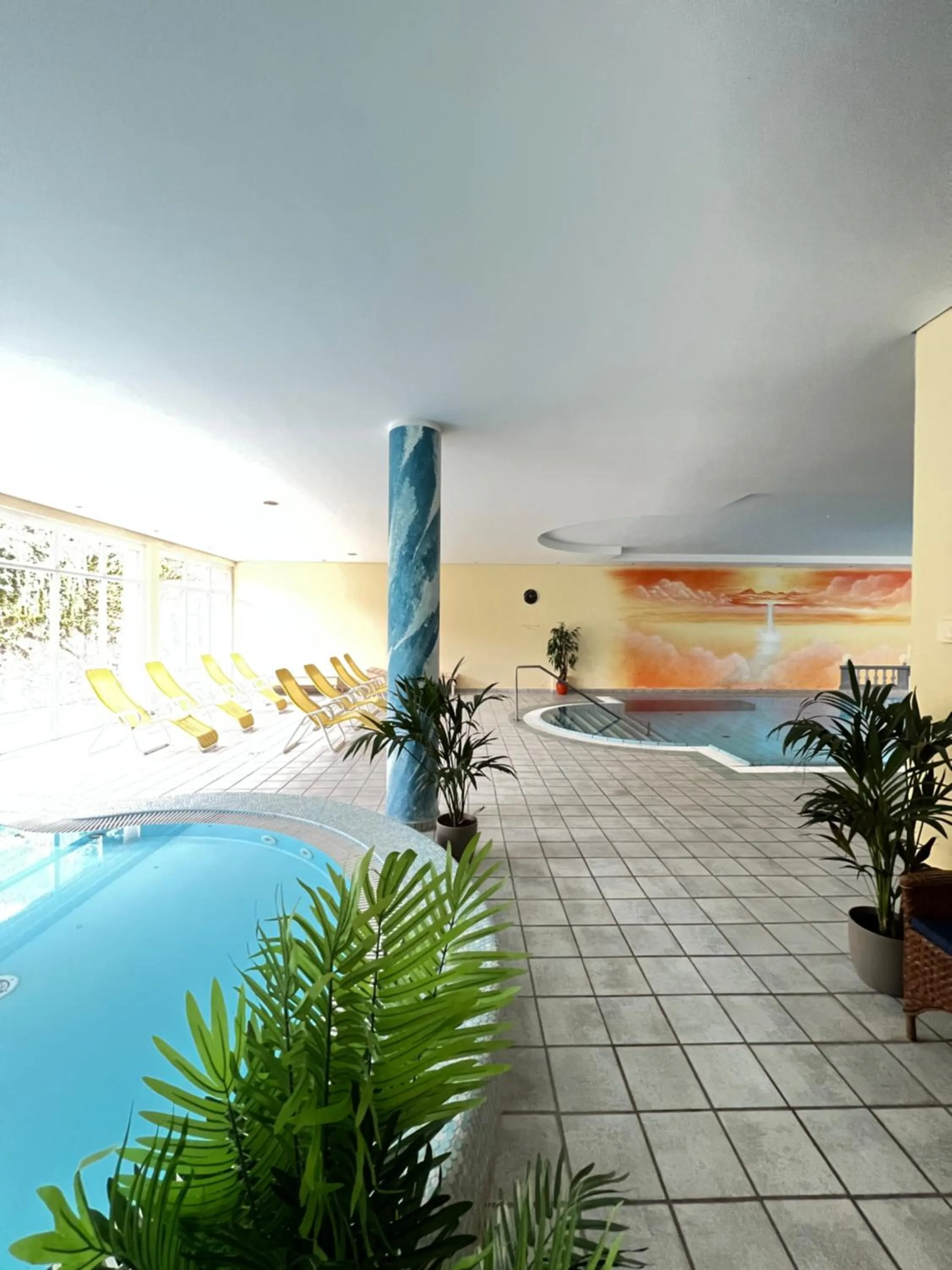Swimming pool in Hotel Burgstallerhof