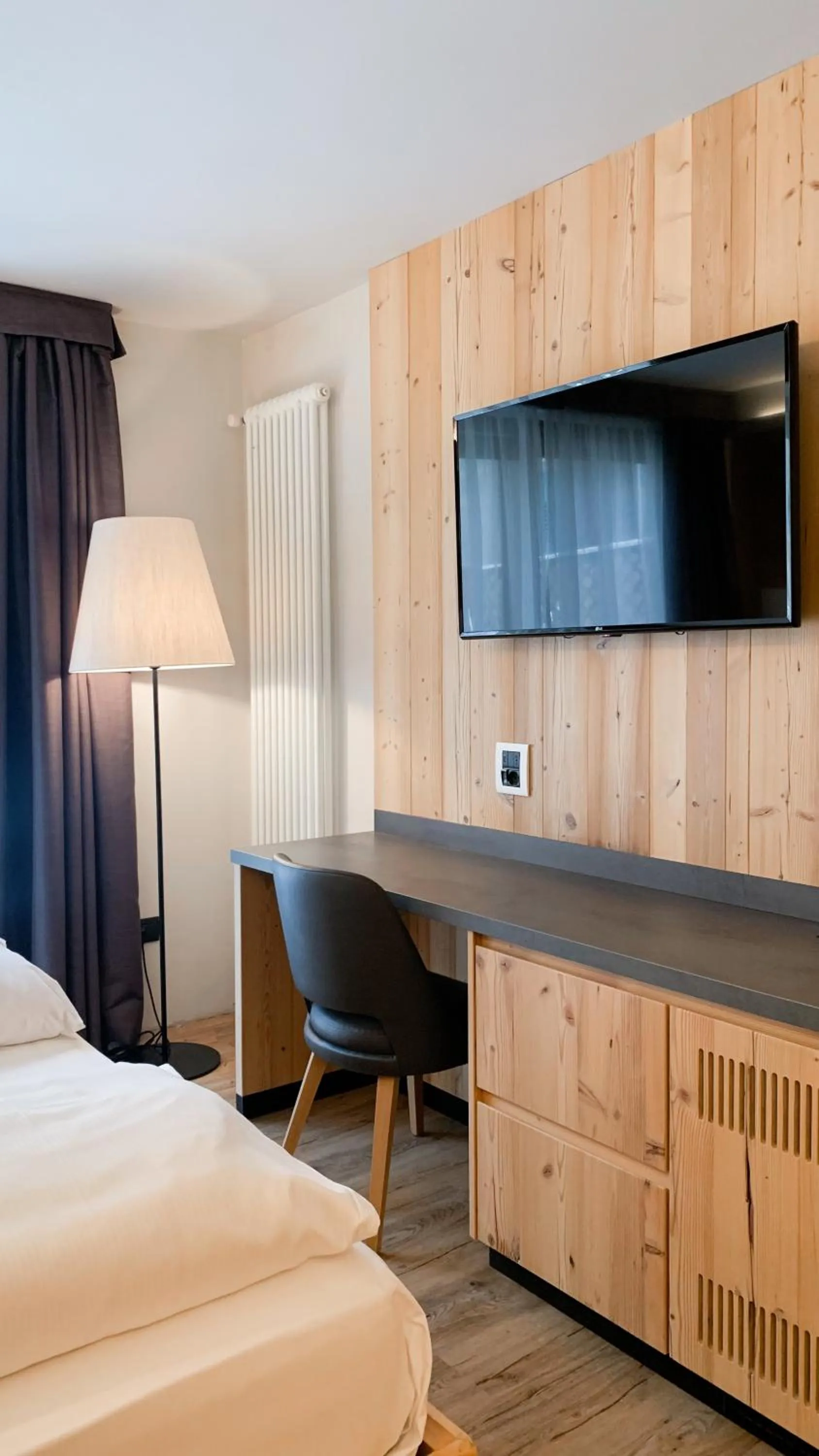 TV and multimedia, Bed in Hotel La Montanara Predazzo