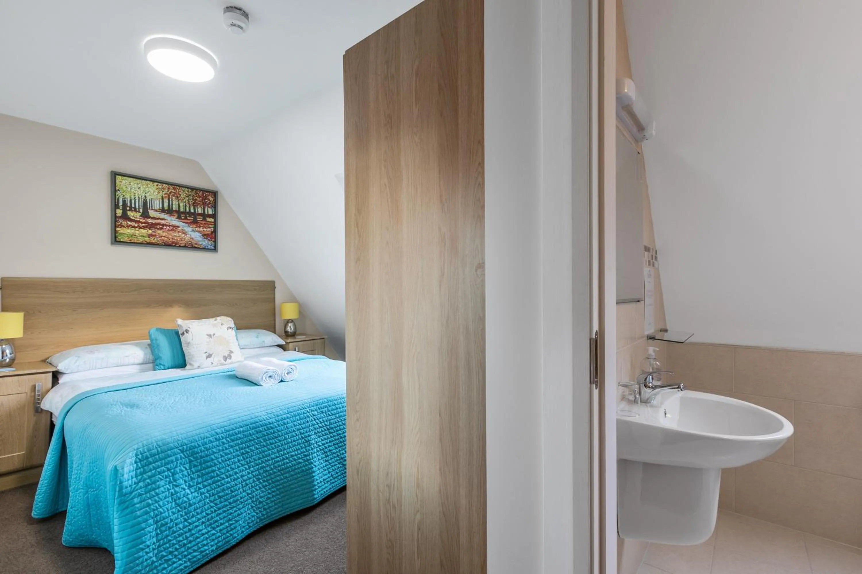 Bed in Tollyrose Country House