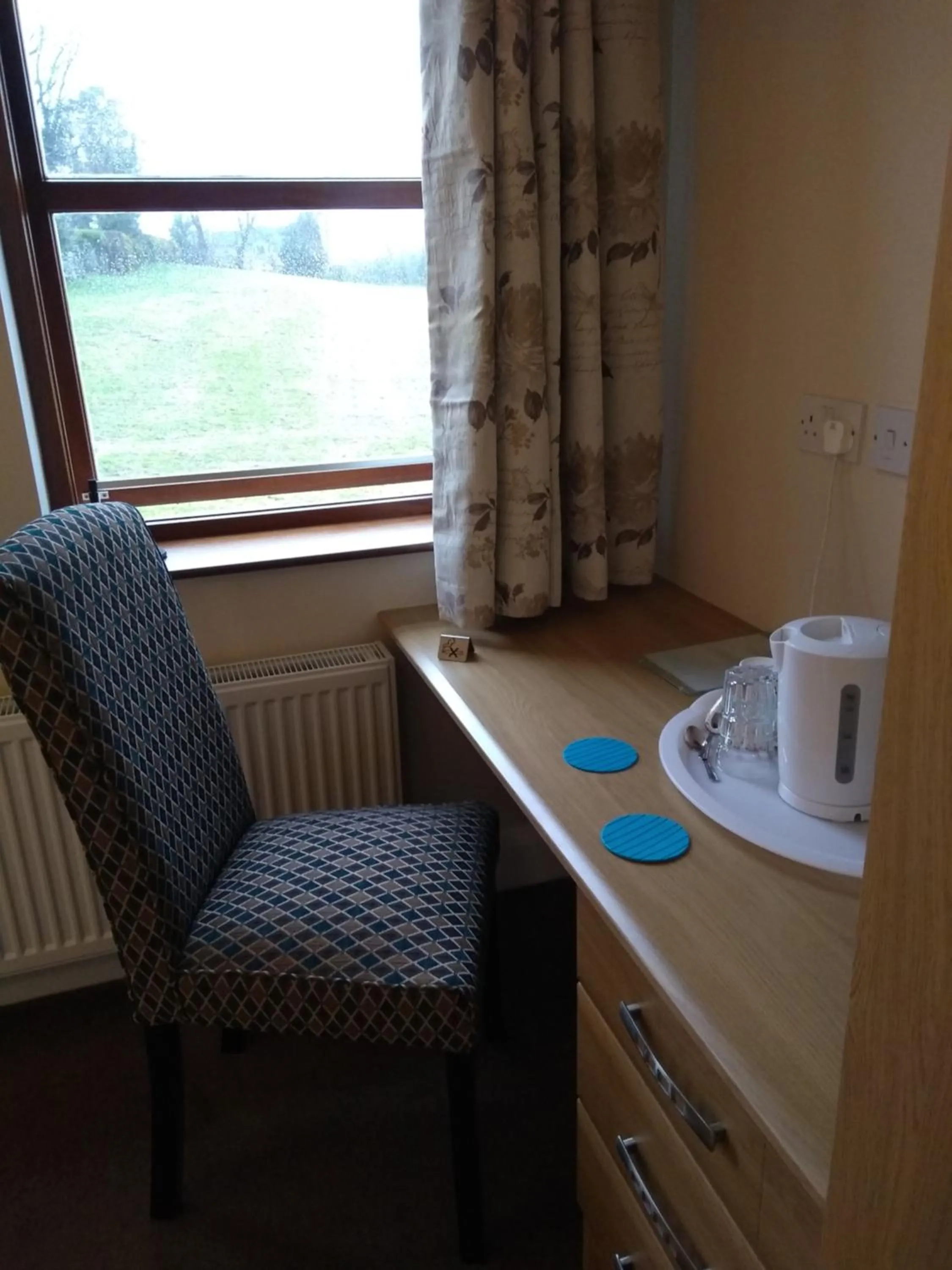 Coffee/tea facilities in Tollyrose Country House