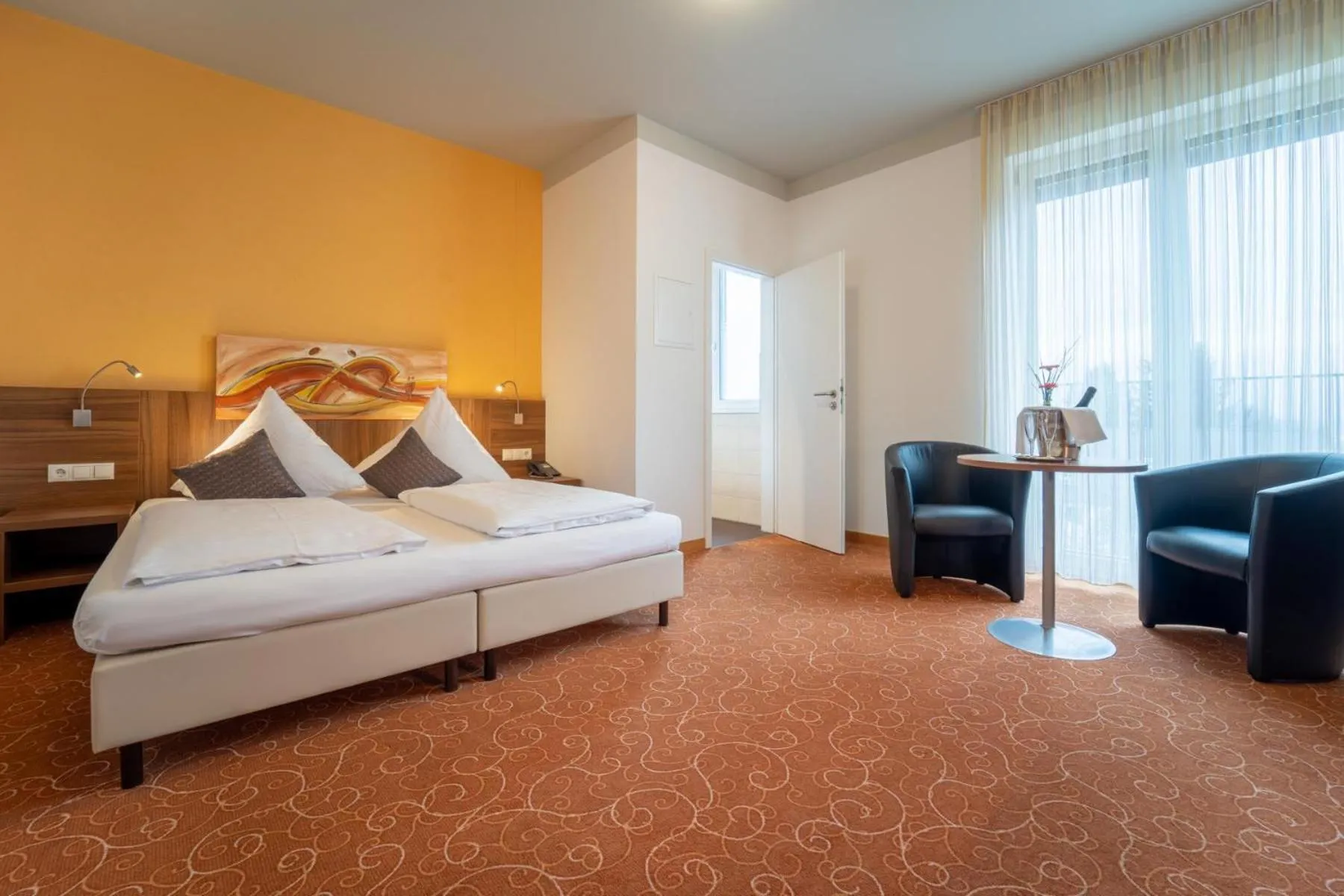 Photo of the whole room, Bed in Hotel St Georg - Regensburg