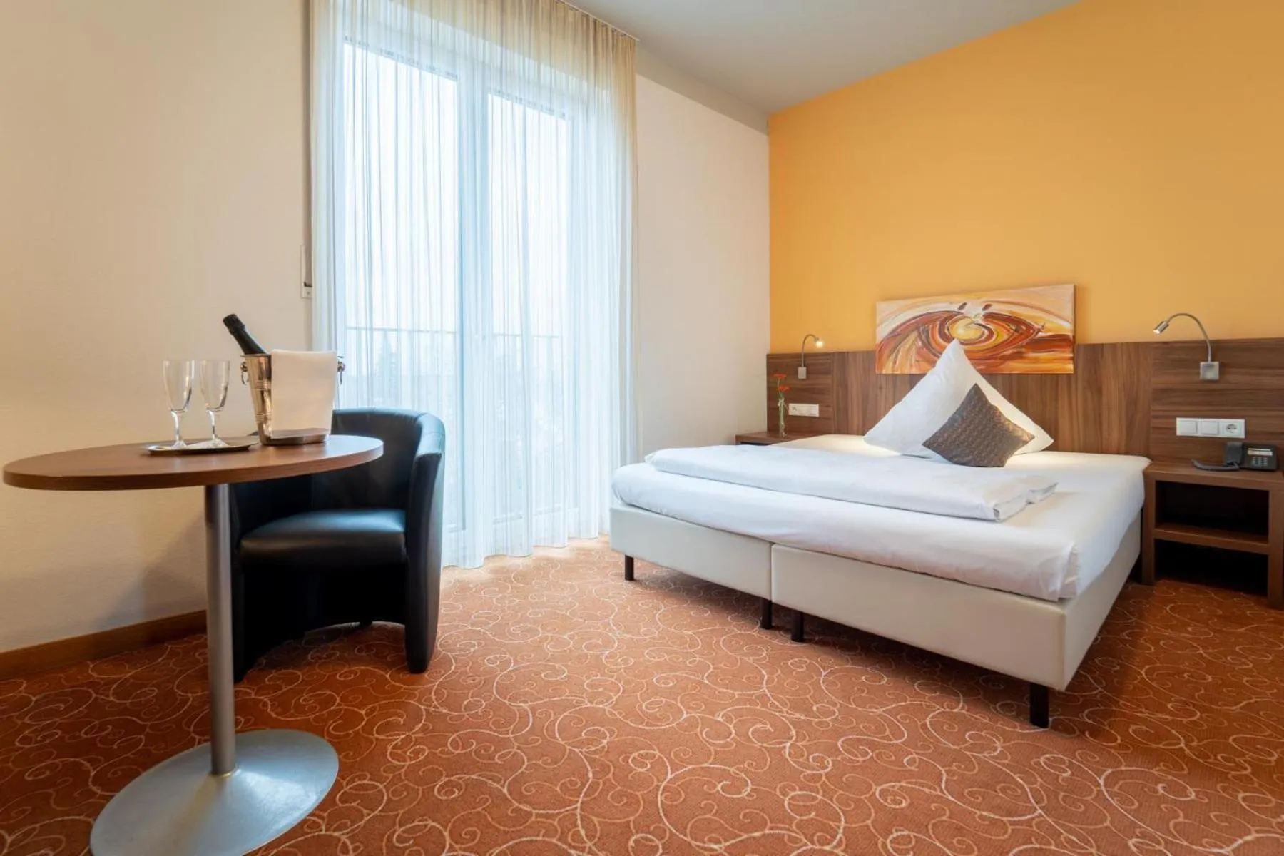 Photo of the whole room, Bed in Hotel St Georg - Regensburg