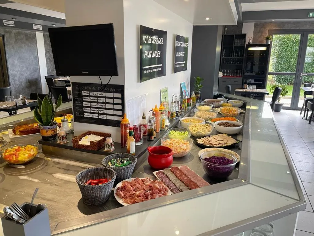 Restaurant/places to eat in Brit Hotel La Bonne Etape