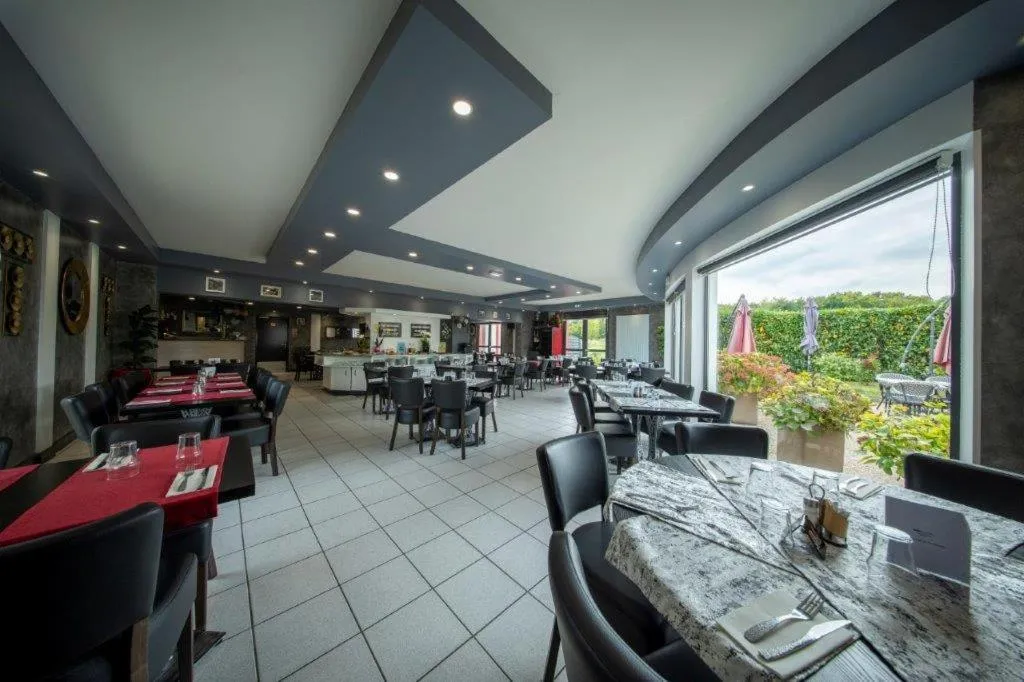 Restaurant/places to eat in Brit Hotel La Bonne Etape