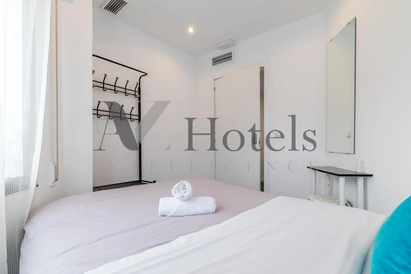 Photo of the whole room, Bed in AYZ Ulises - Auto check-in property