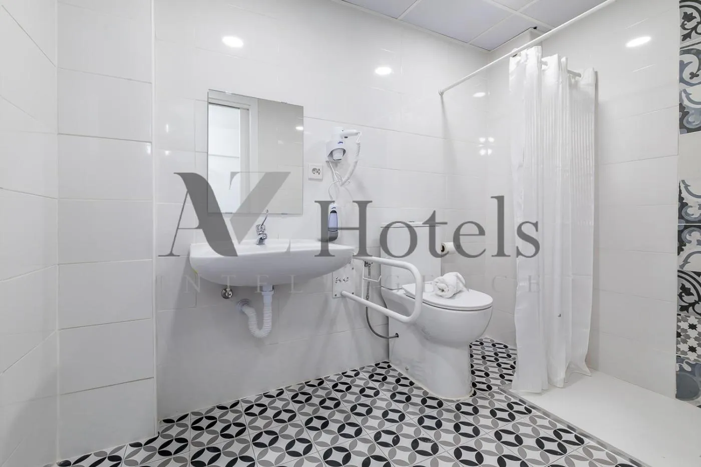 Shower in AYZ Ulises - Auto check-in property