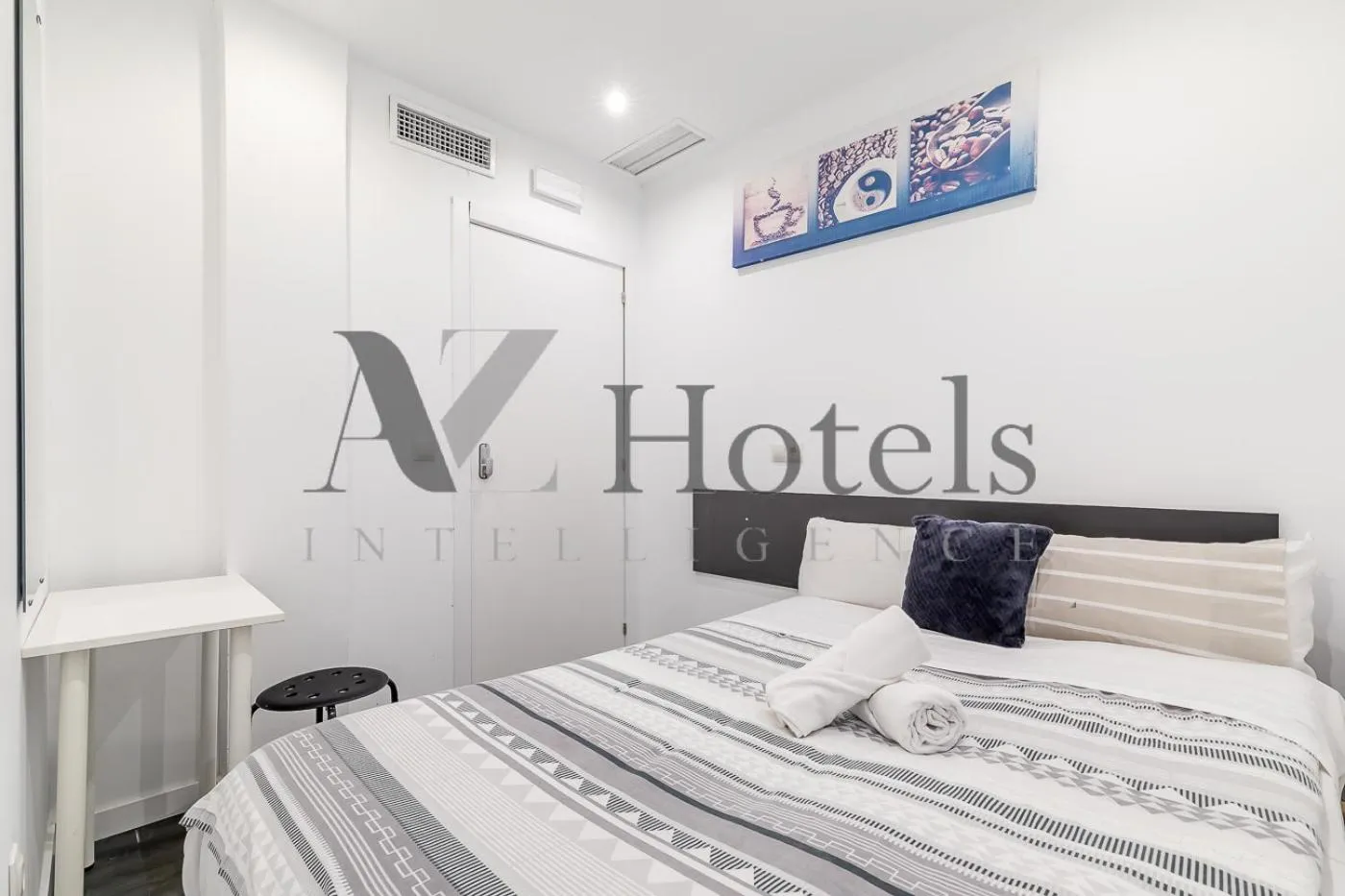 Photo of the whole room, Bed in AYZ Ulises - Auto check-in property