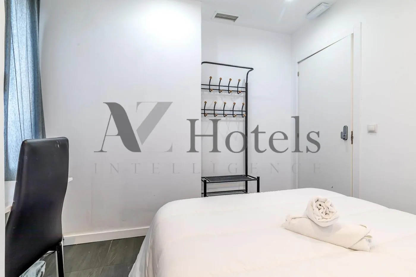 Photo of the whole room, Bed in AYZ Ulises - Auto check-in property