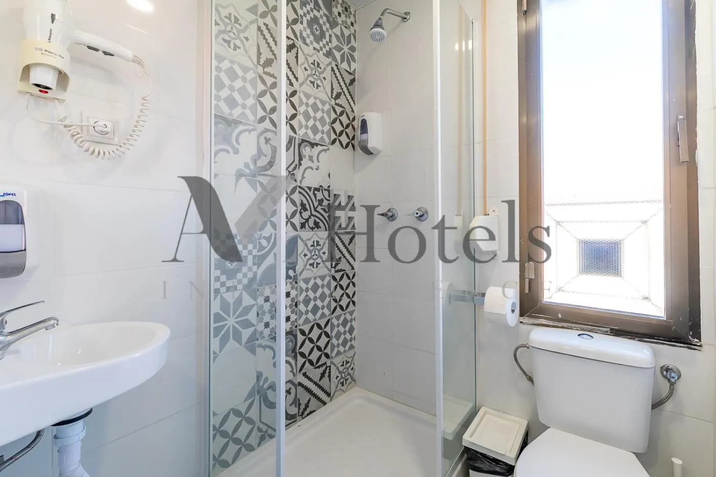 Bathroom in AYZ Ulises - Auto check-in property