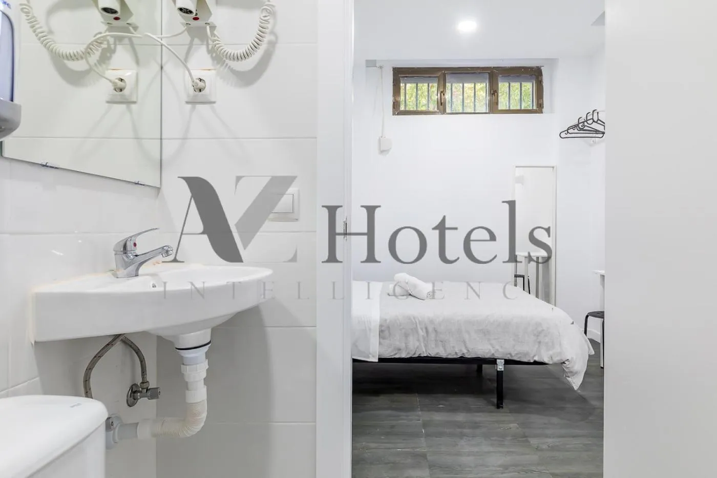 Decorative detail, Bed in AYZ Ulises - Auto check-in property