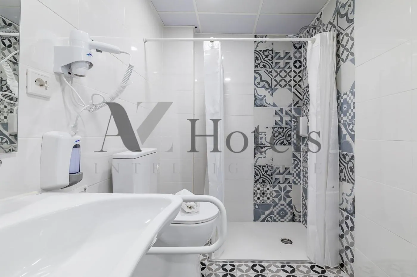 Shower in AYZ Ulises - Auto check-in property