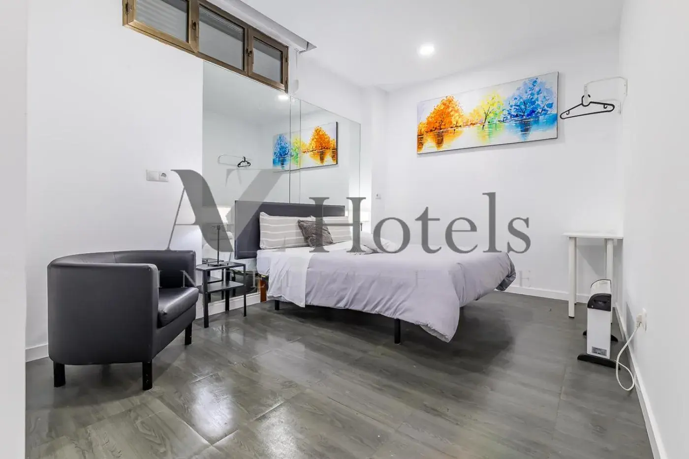 Double Room with Private Bathroom - Semi-basement in AYZ Ulises - Auto check-in property Double Room with Private Bathroom - Semi-basement in AYZ Ulises - Auto check-in property
