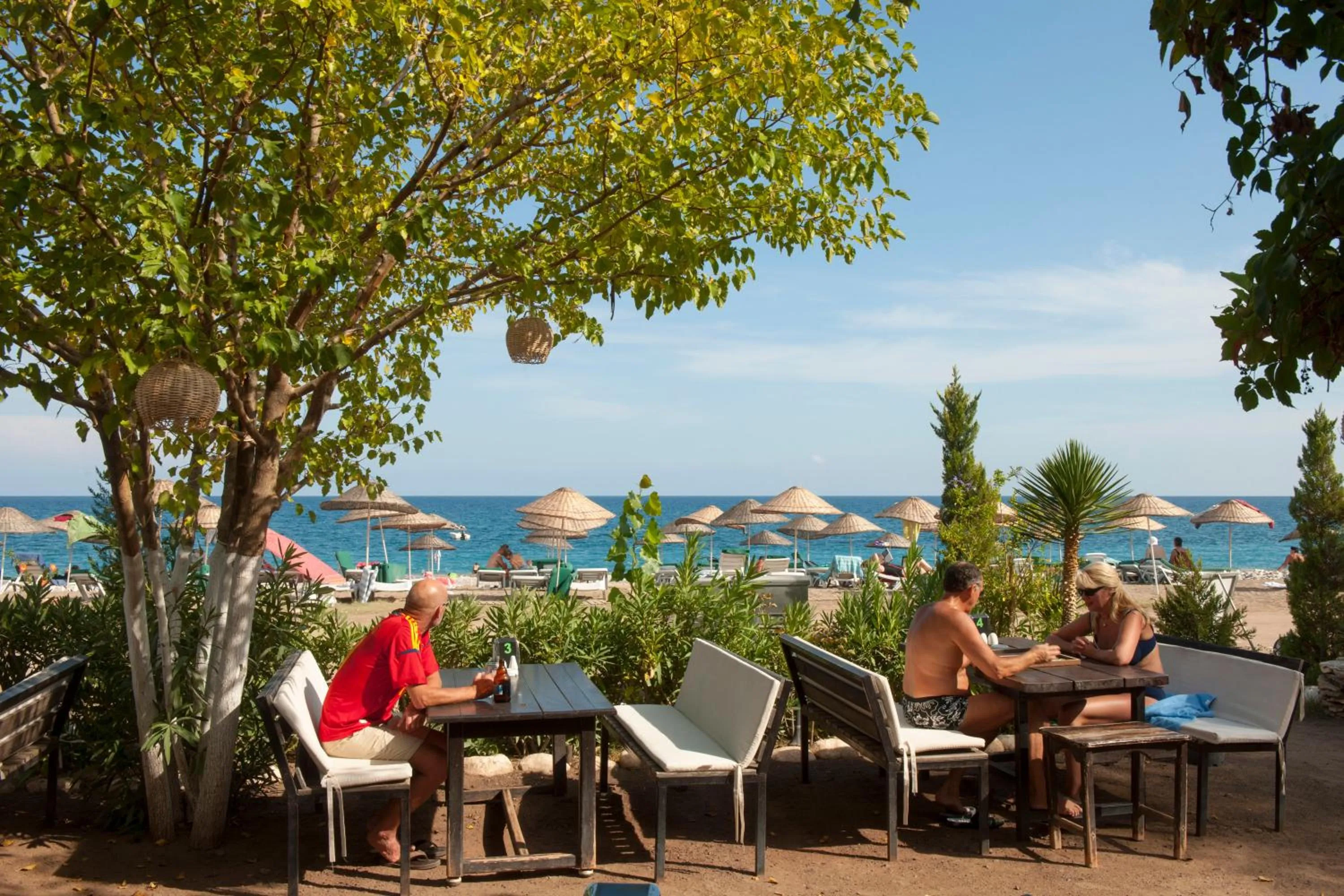 Restaurant/places to eat in Kutle Hotel