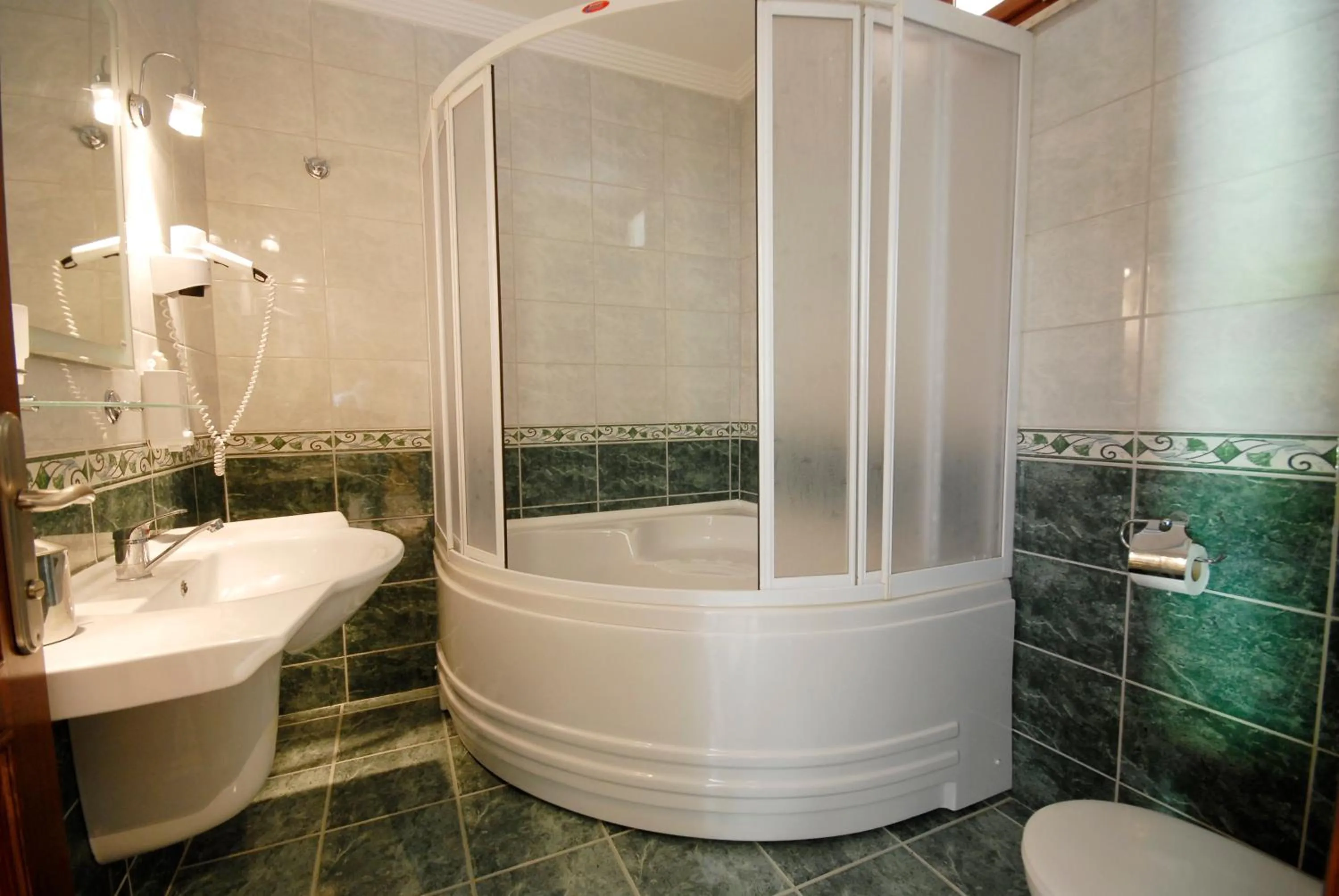 Bathroom in Kutle Hotel