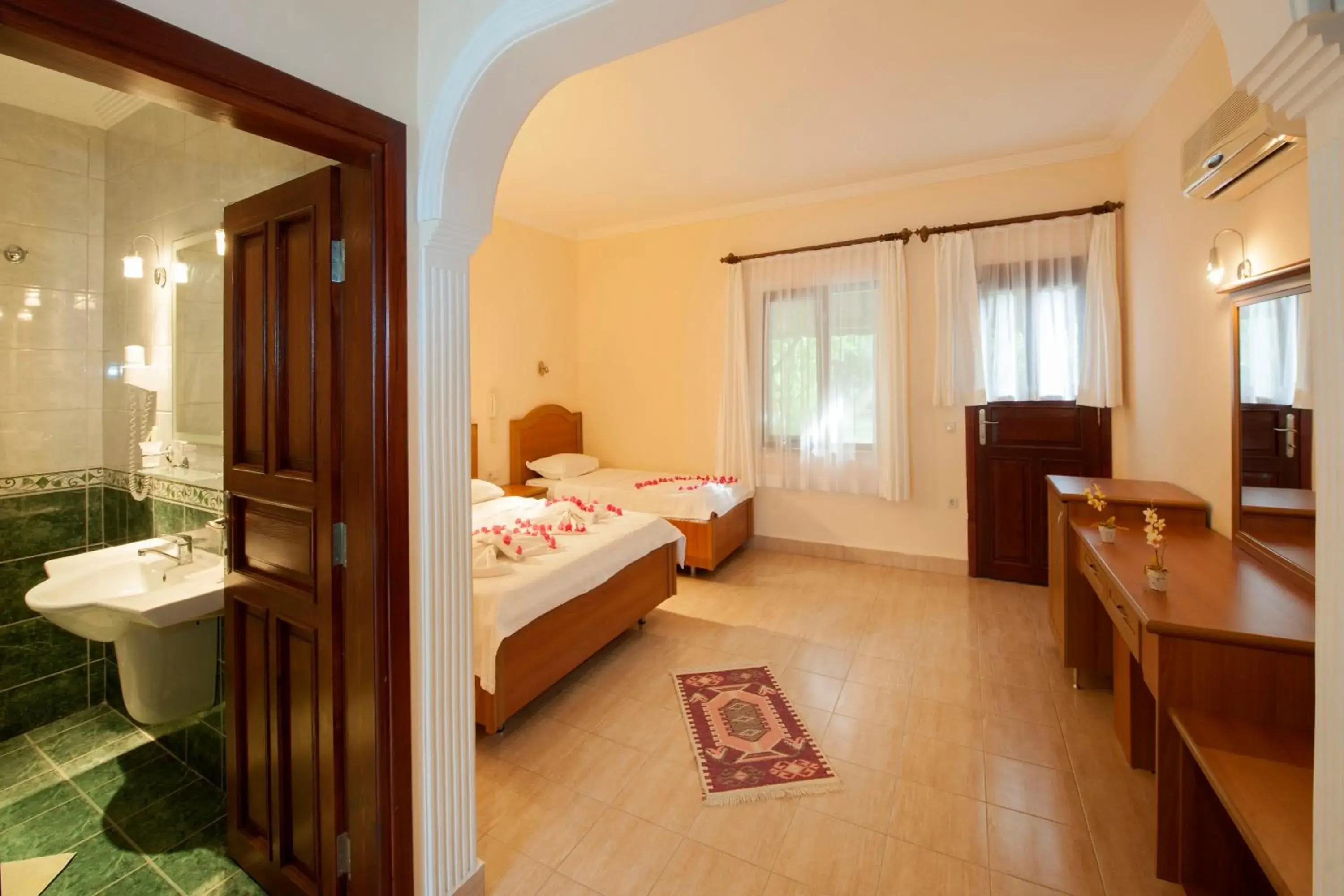 Comfort Triple Room in Kutle Hotel Comfort Triple Room in Kutle Hotel