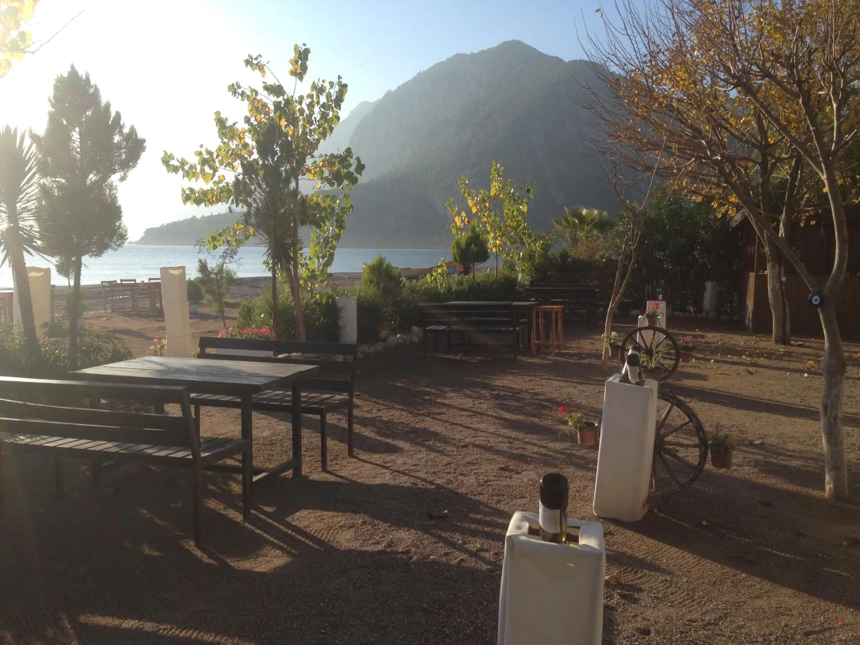 Restaurant/places to eat in Kutle Hotel