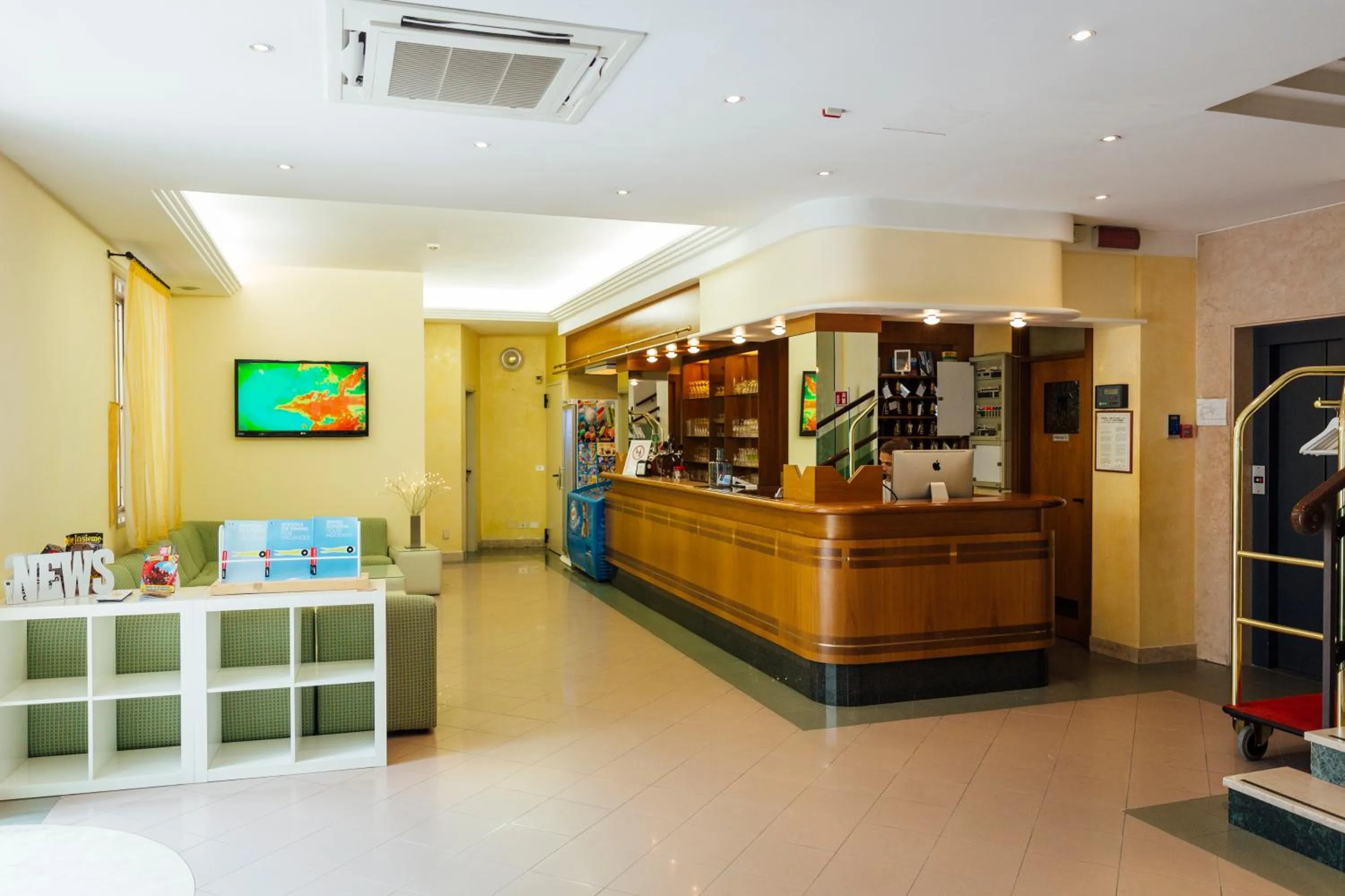 Lobby or reception in Hotel Montecarlo