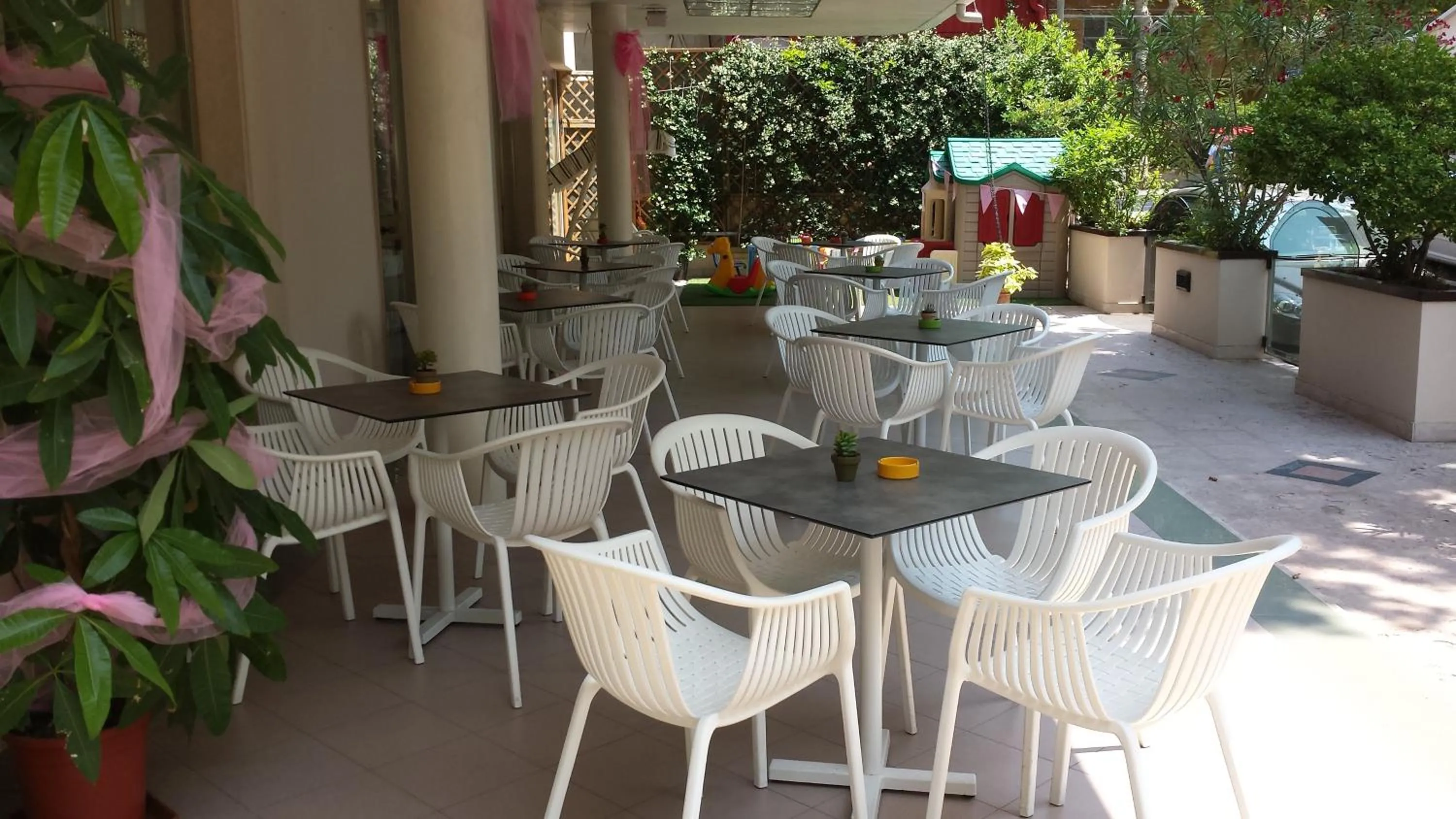 Facade/entrance in Hotel Montecarlo