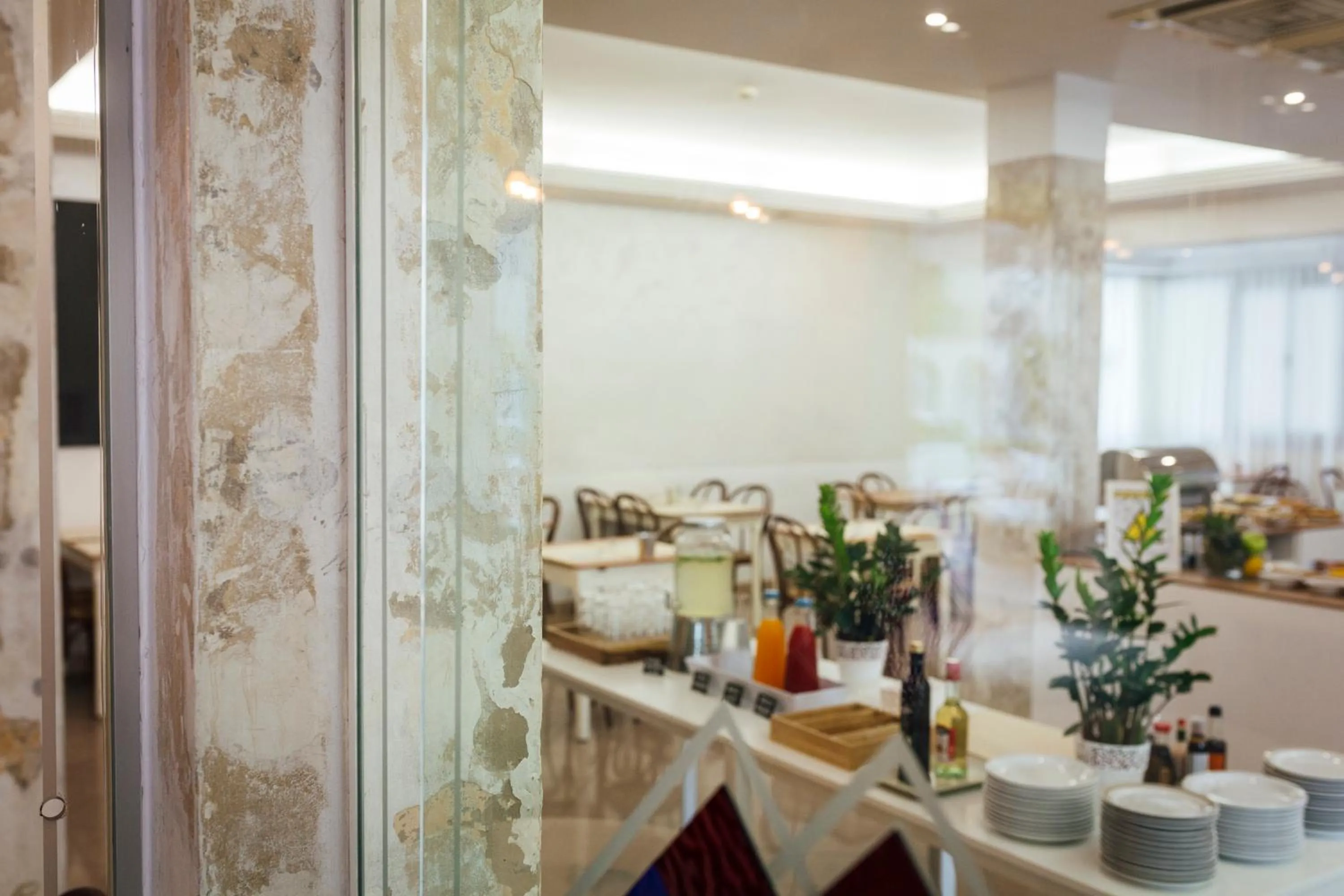 Restaurant/places to eat in Hotel Montecarlo