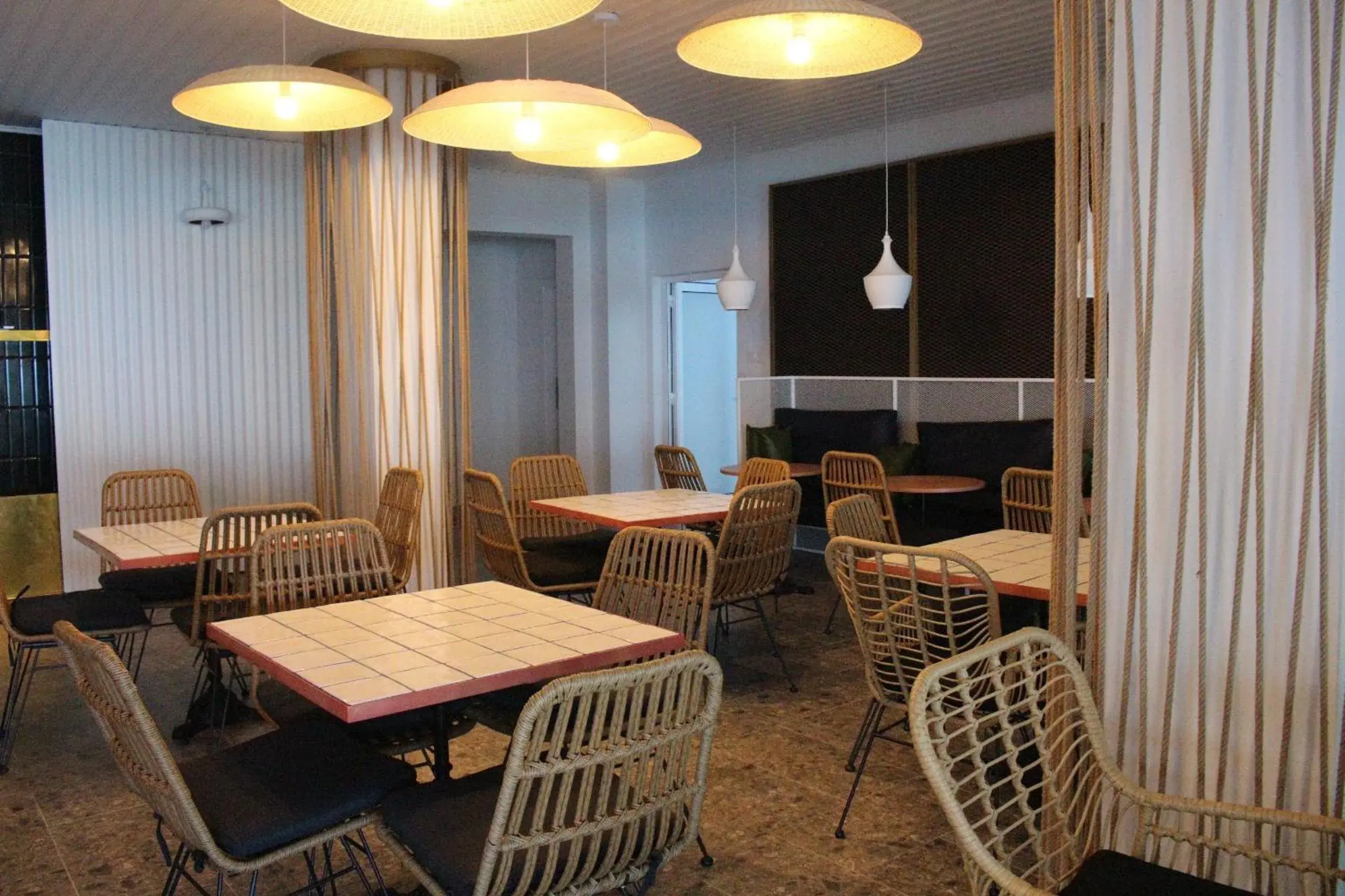 Restaurant/places to eat in E.J. Pyrgos Bay Hotel Restaurant/places to eat in E.J. Pyrgos Bay Hotel