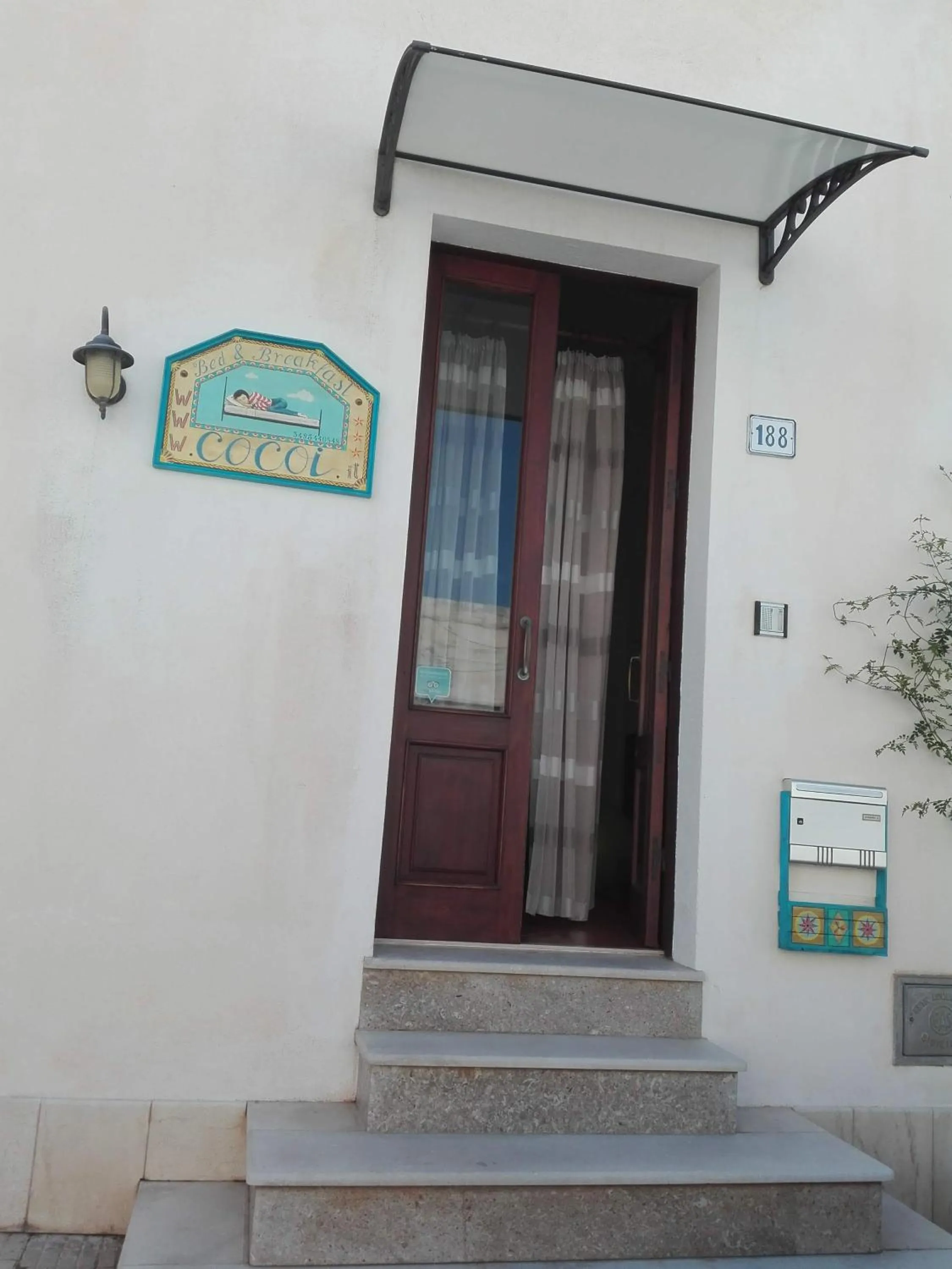 Facade/entrance in Cocoi